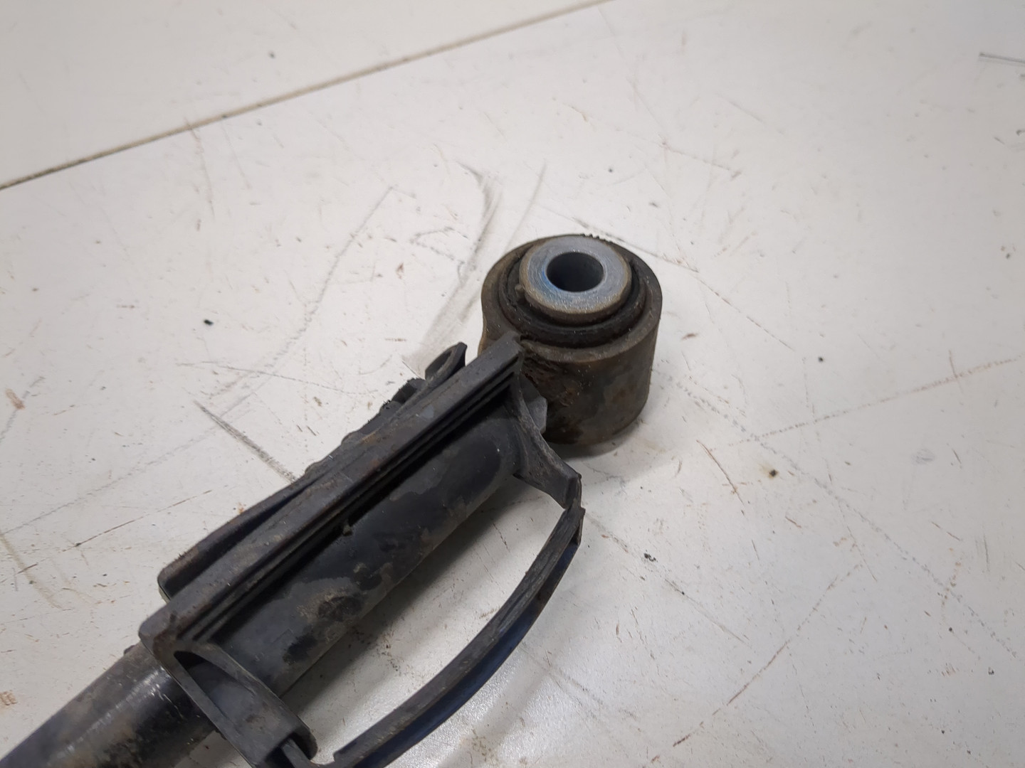 Рычаг задний