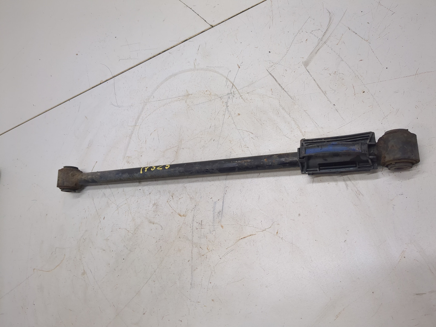 Рычаг задний