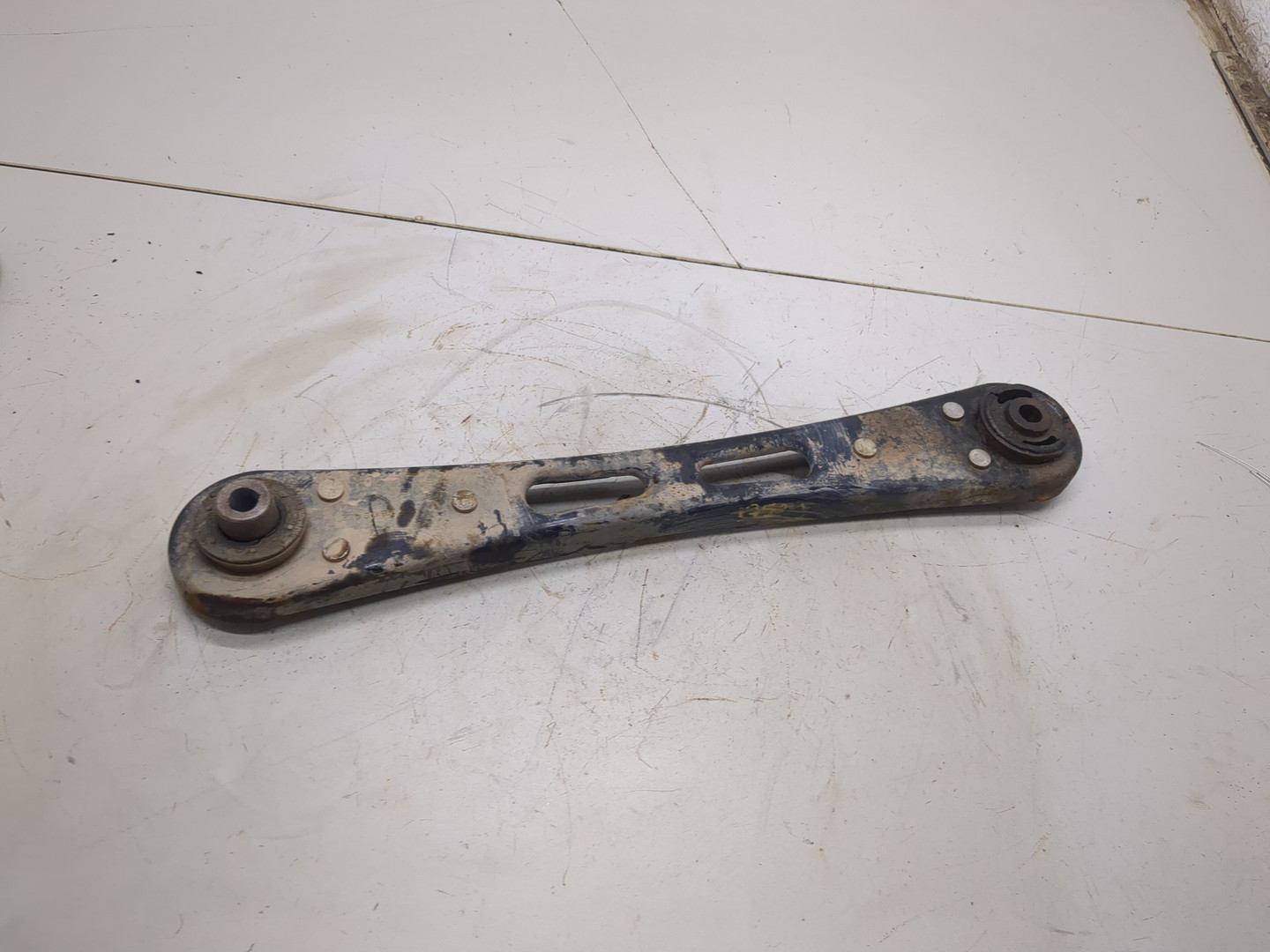 Рычаг задний