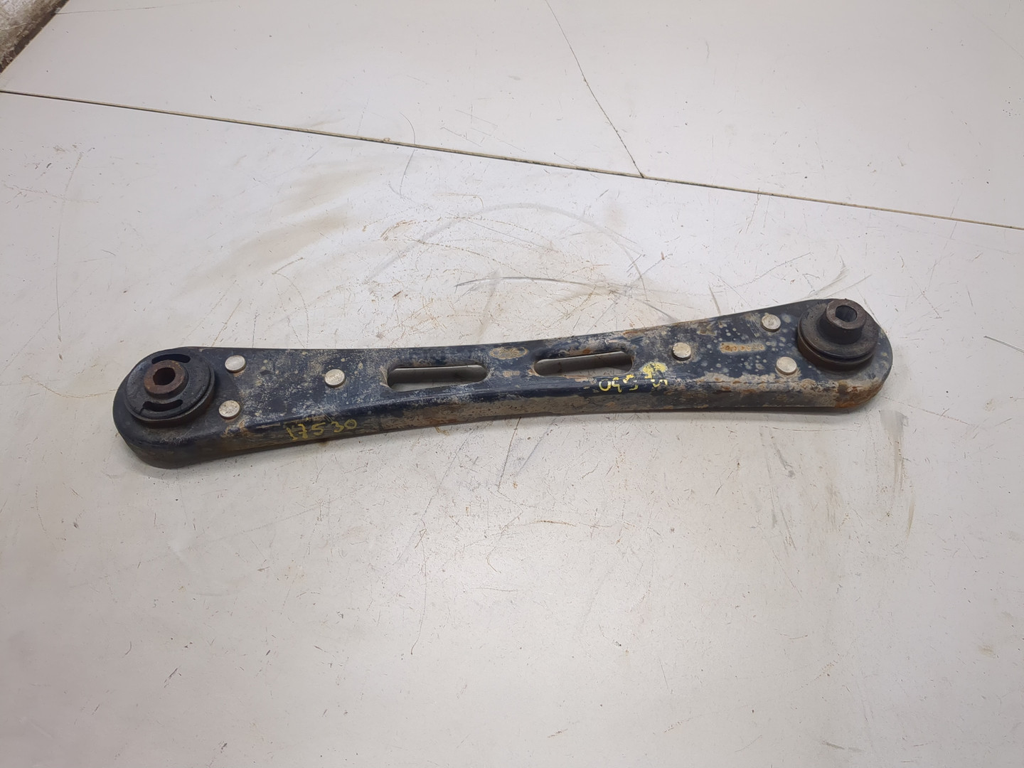 Рычаг задний