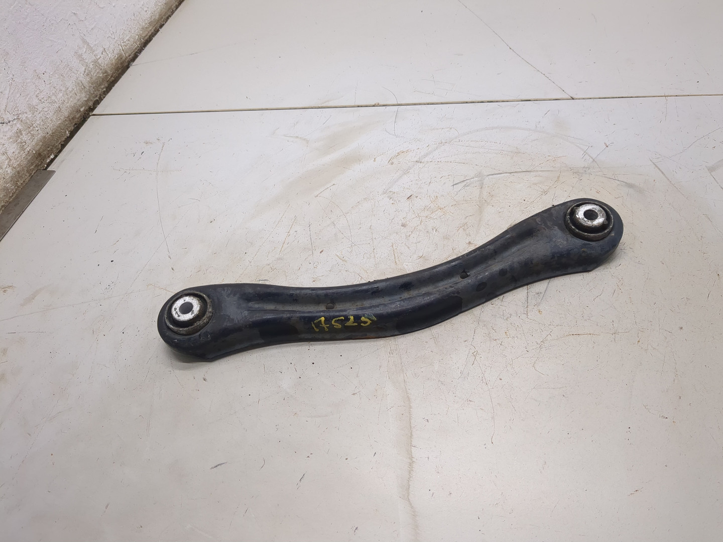 Рычаг задний