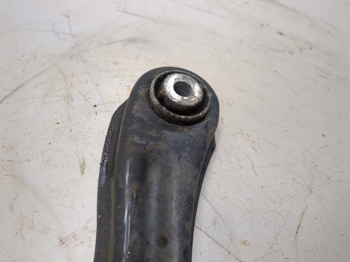 Рычаг задний