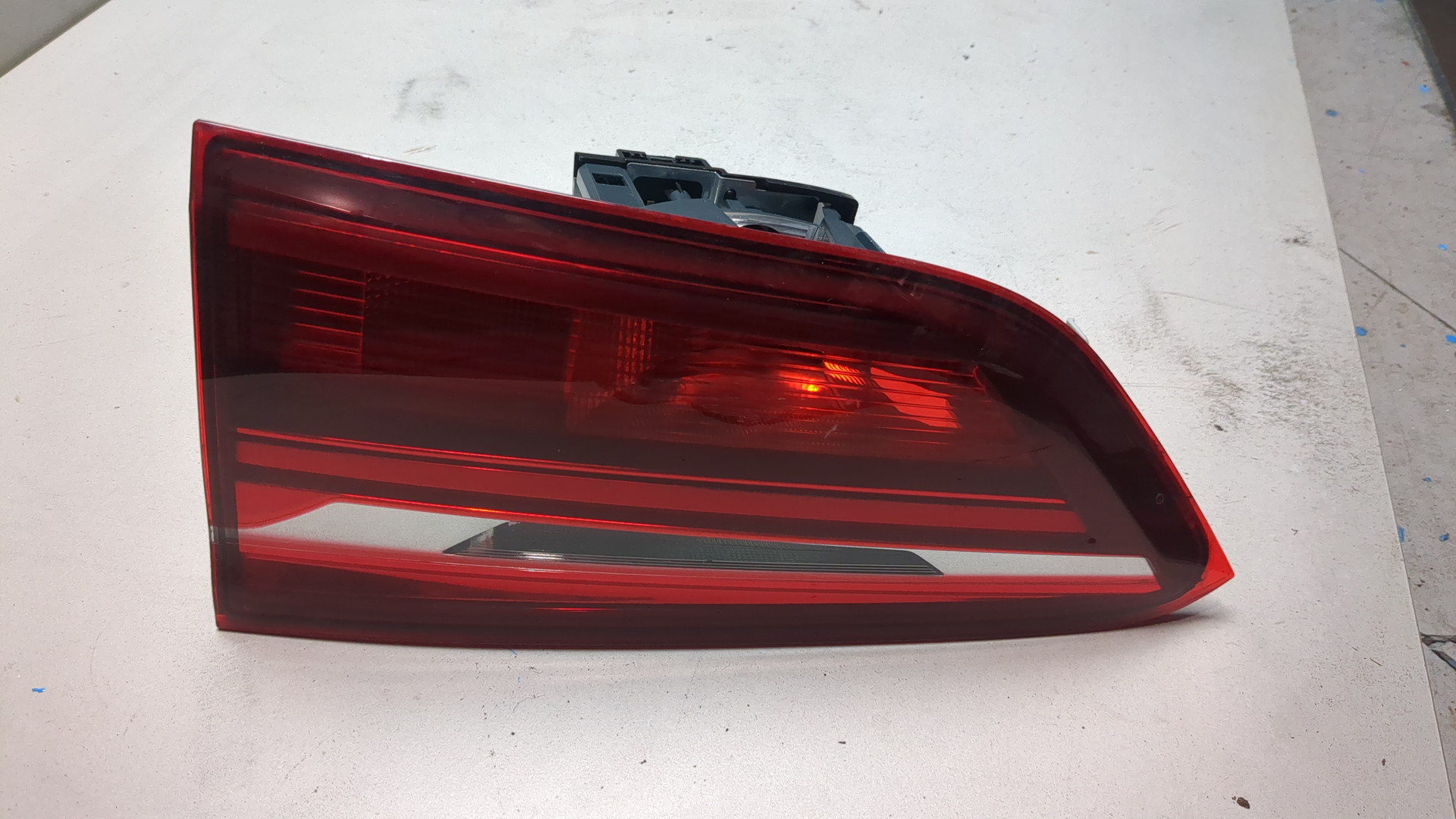 Фонарь задний внутренний правый