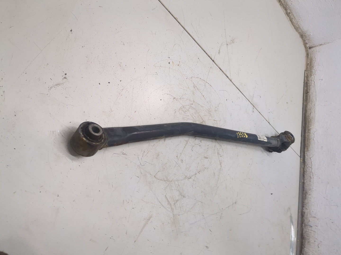 Рычаг задний левый