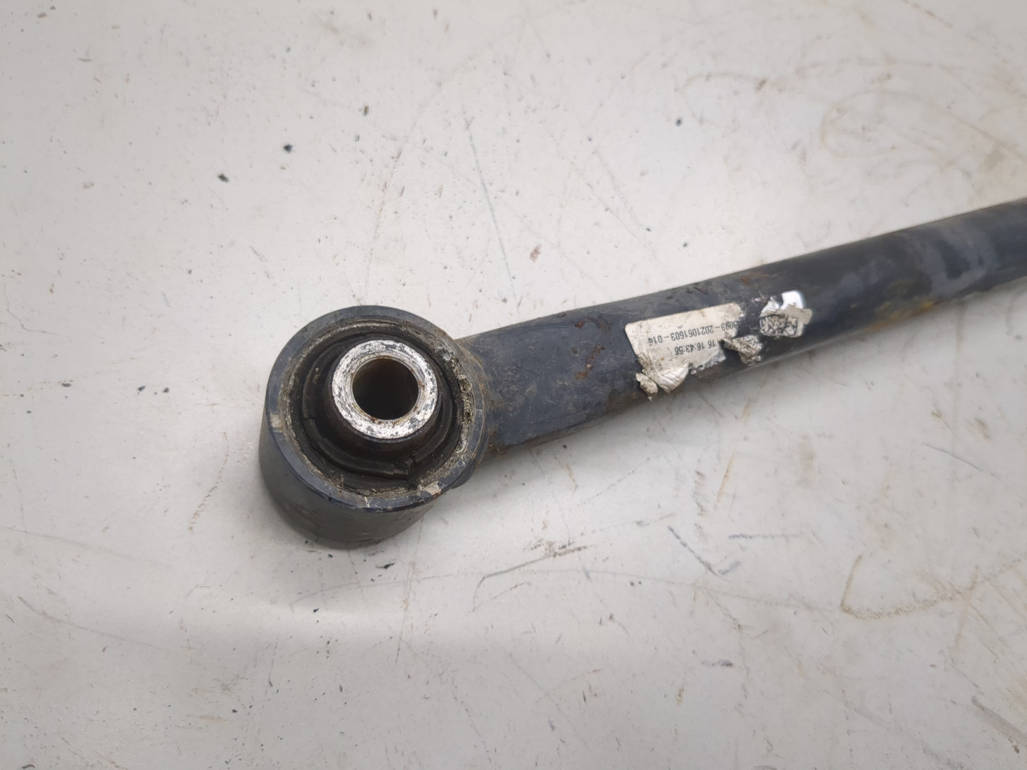 Рычаг задний правый