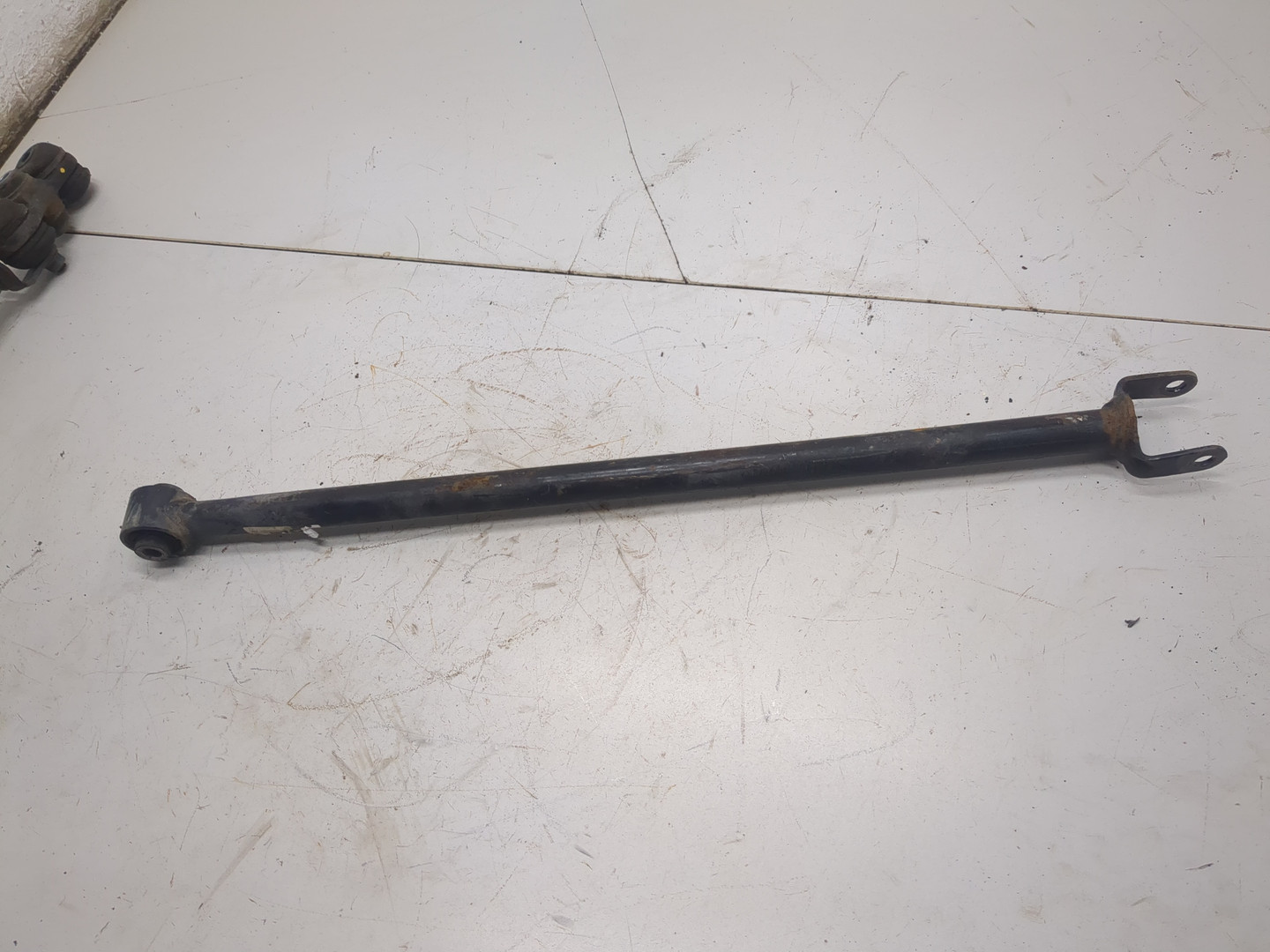 Рычаг задний правый