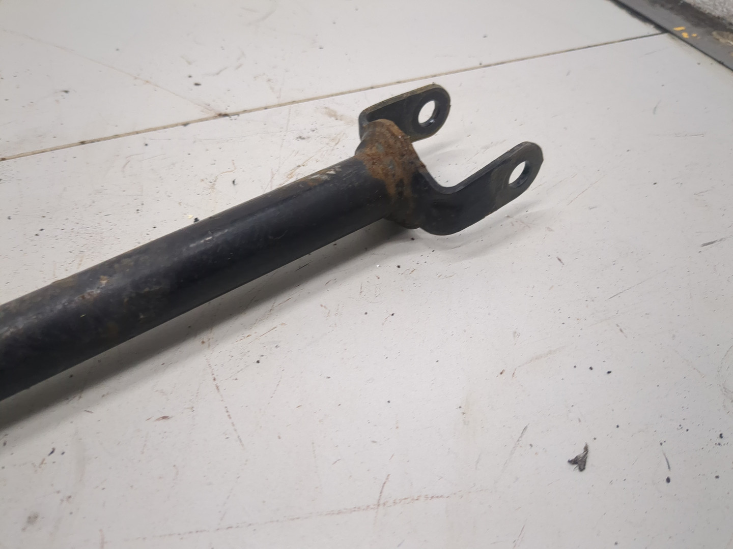 Рычаг задний правый