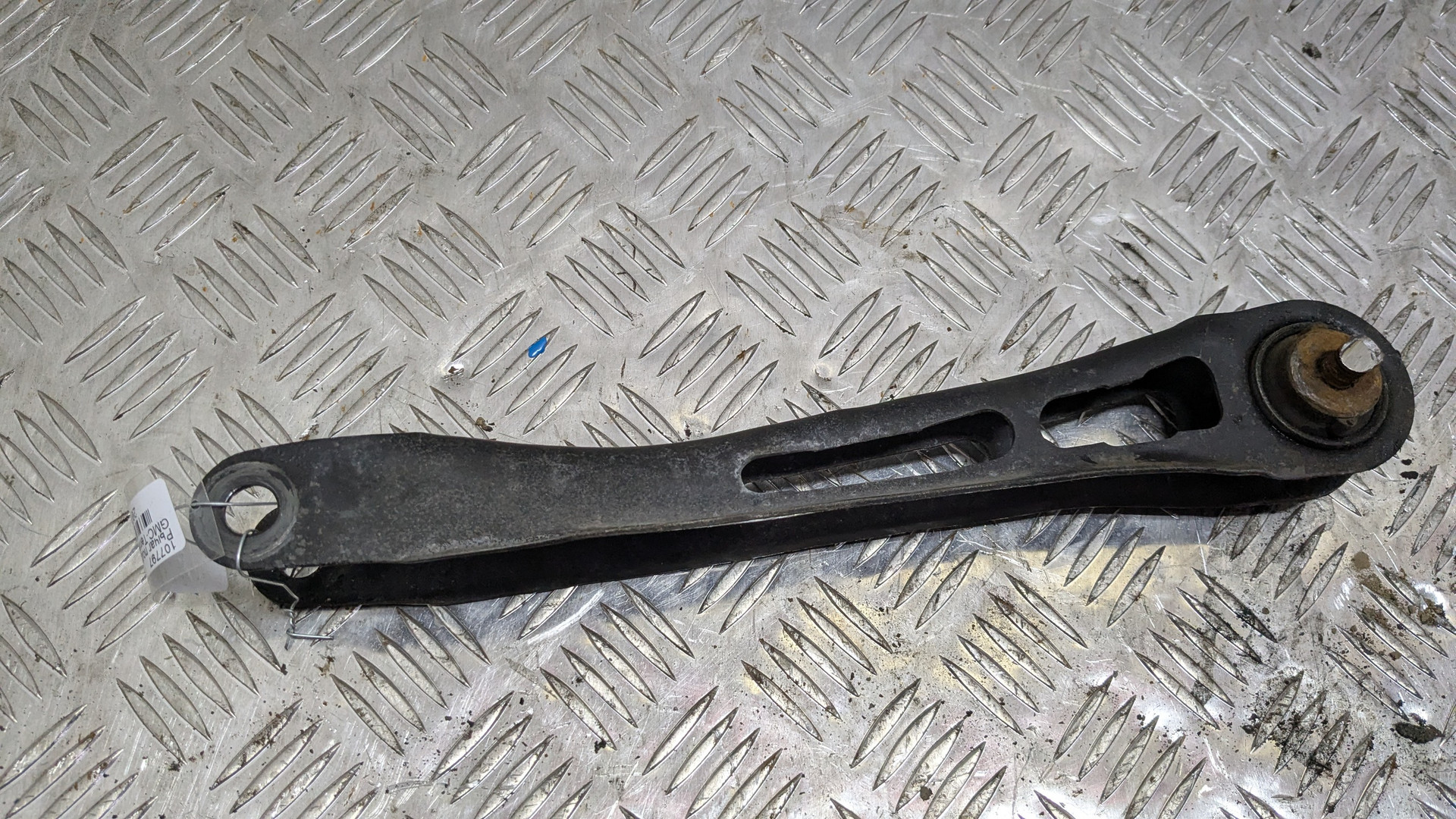 Рычаг задний правый