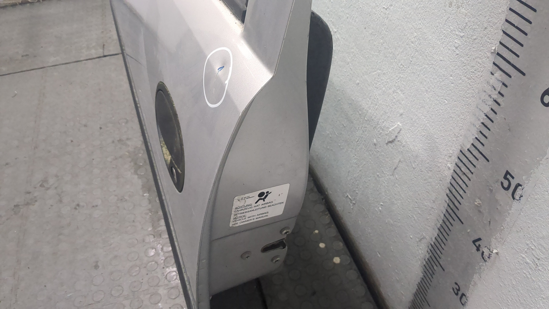 Дверь передняя левая