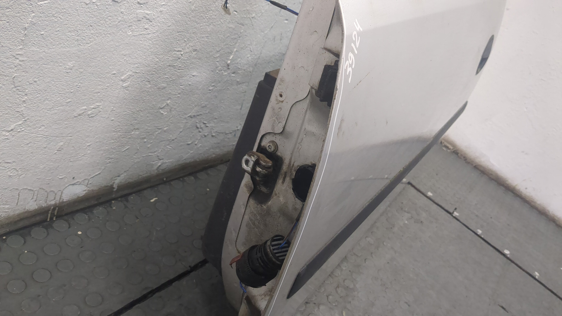 Дверь передняя левая