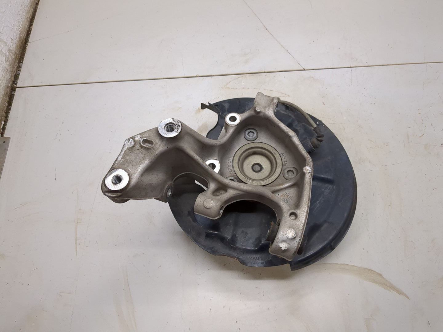 Кулак поворотный задний правый