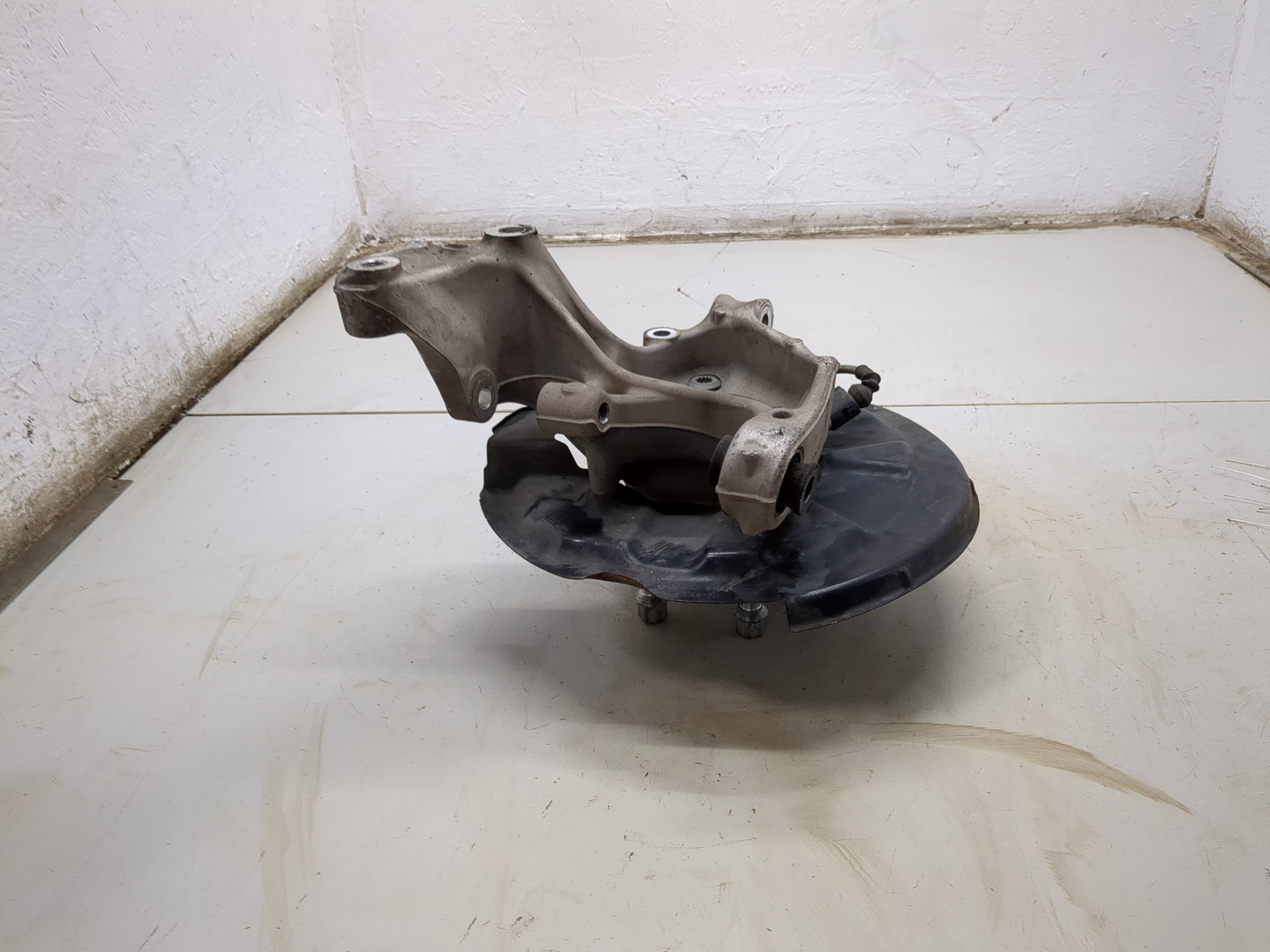 Кулак поворотный задний правый