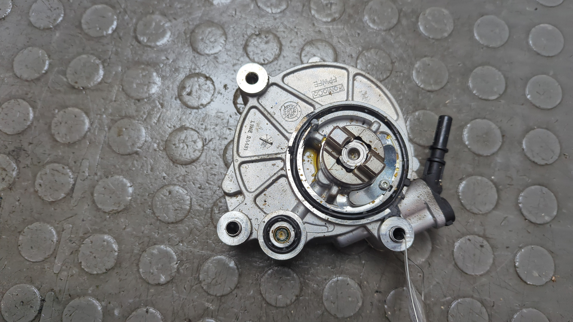 Насос вакуумный