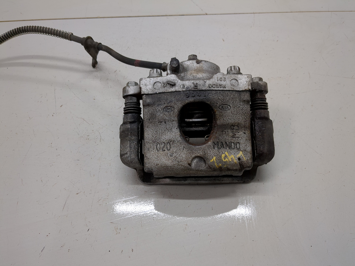 Суппорт передний правый