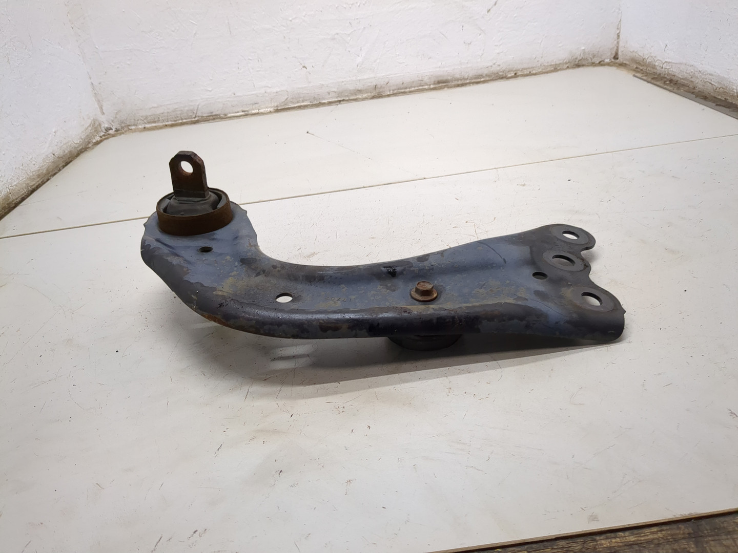 Рычаг задний левый