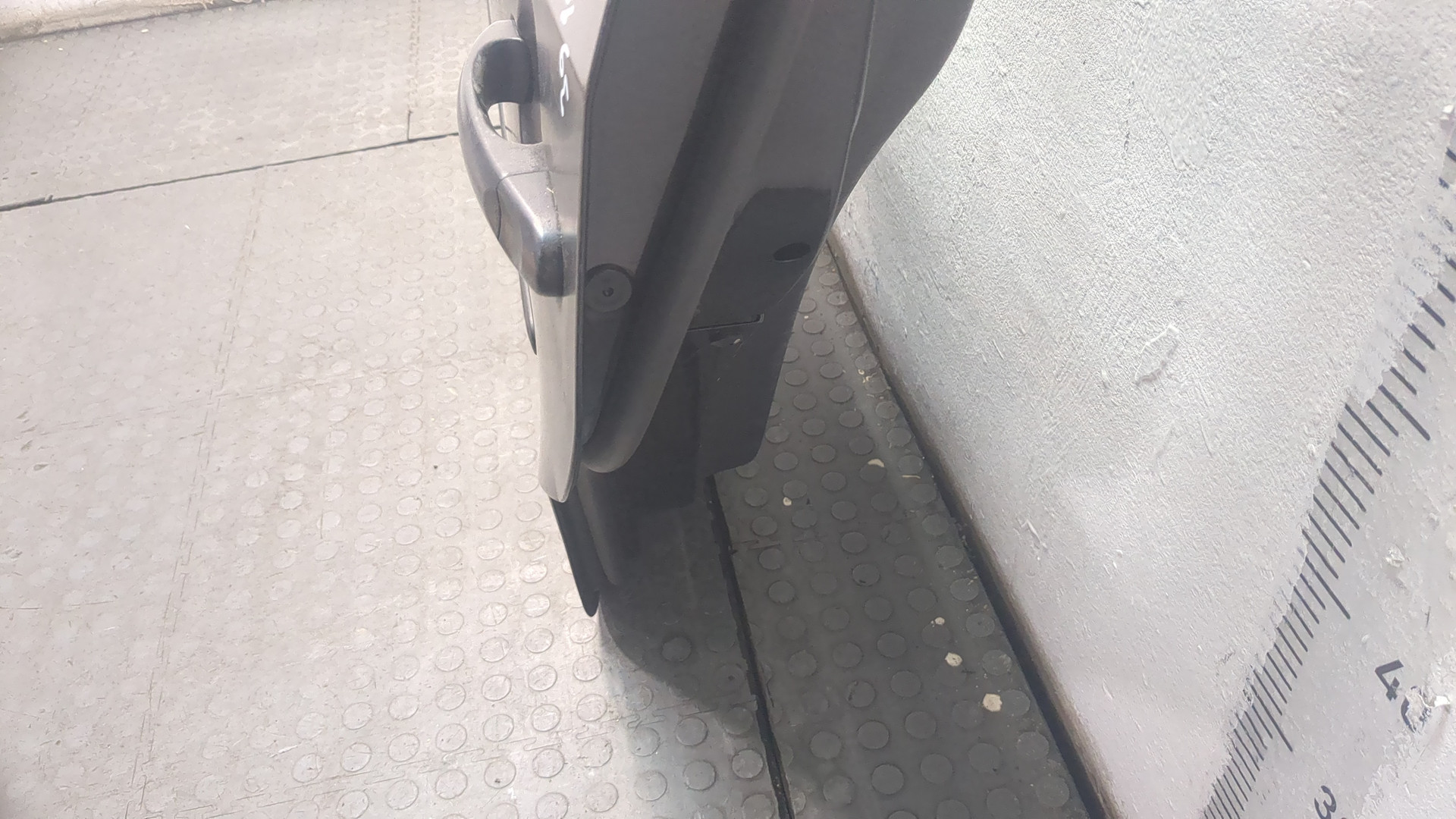 Дверь задняя левая