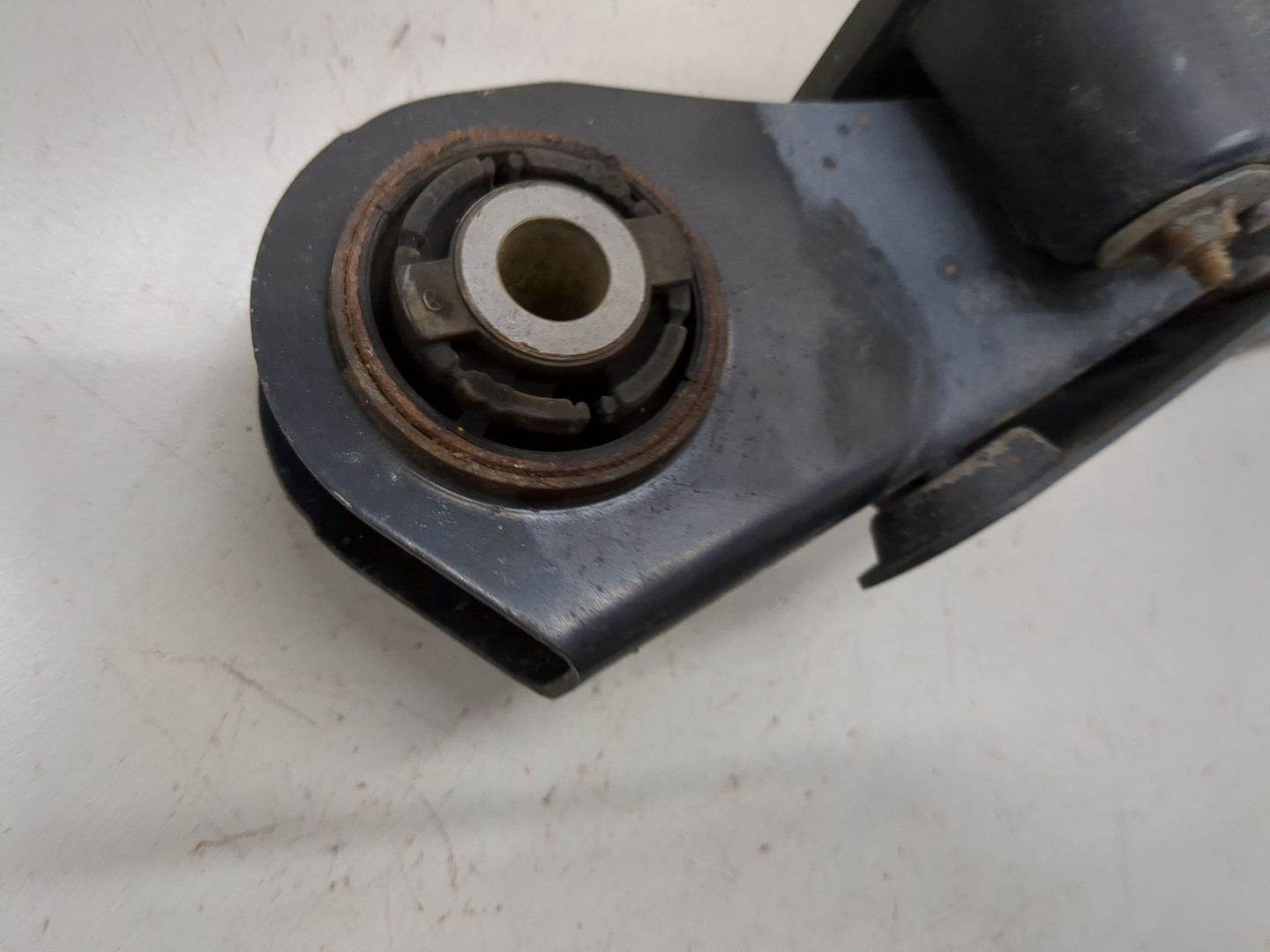 Рычаг задний