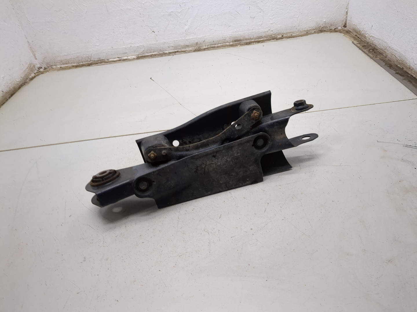 Рычаг задний