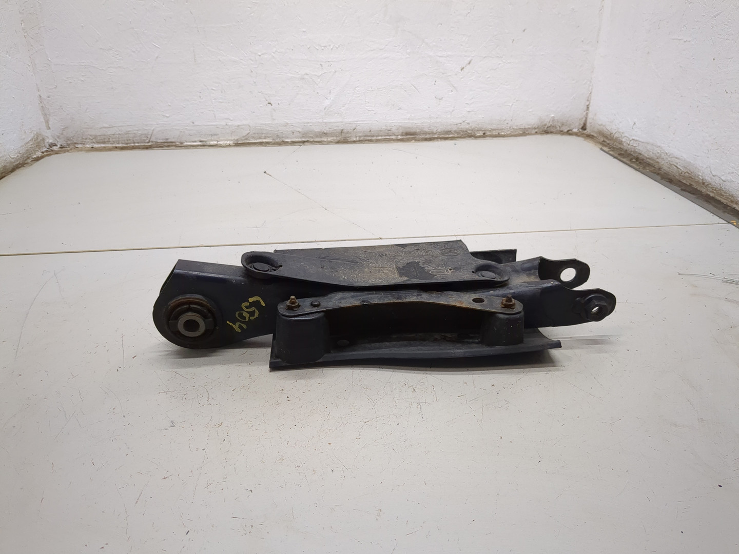 Рычаг задний