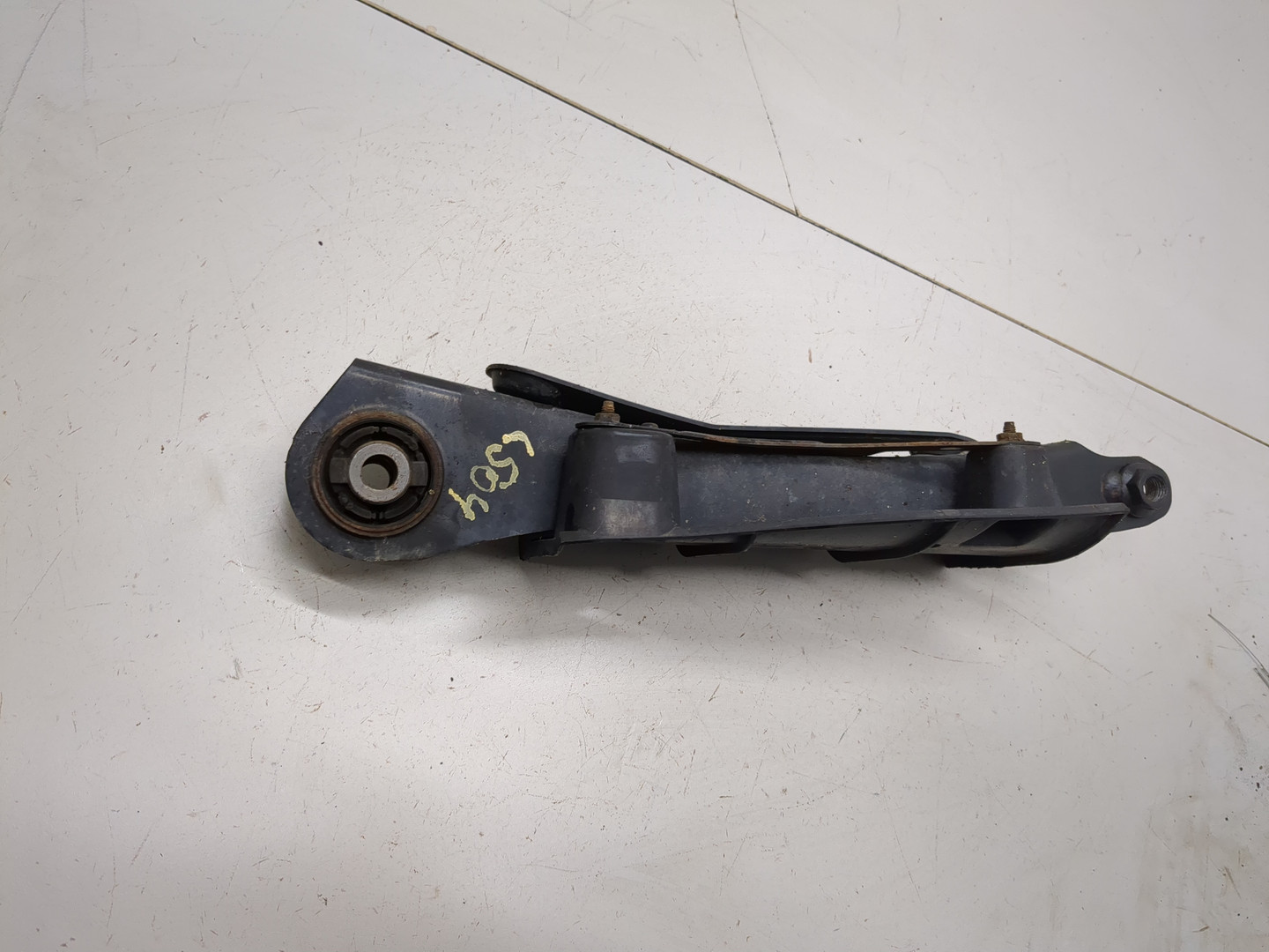 Рычаг задний