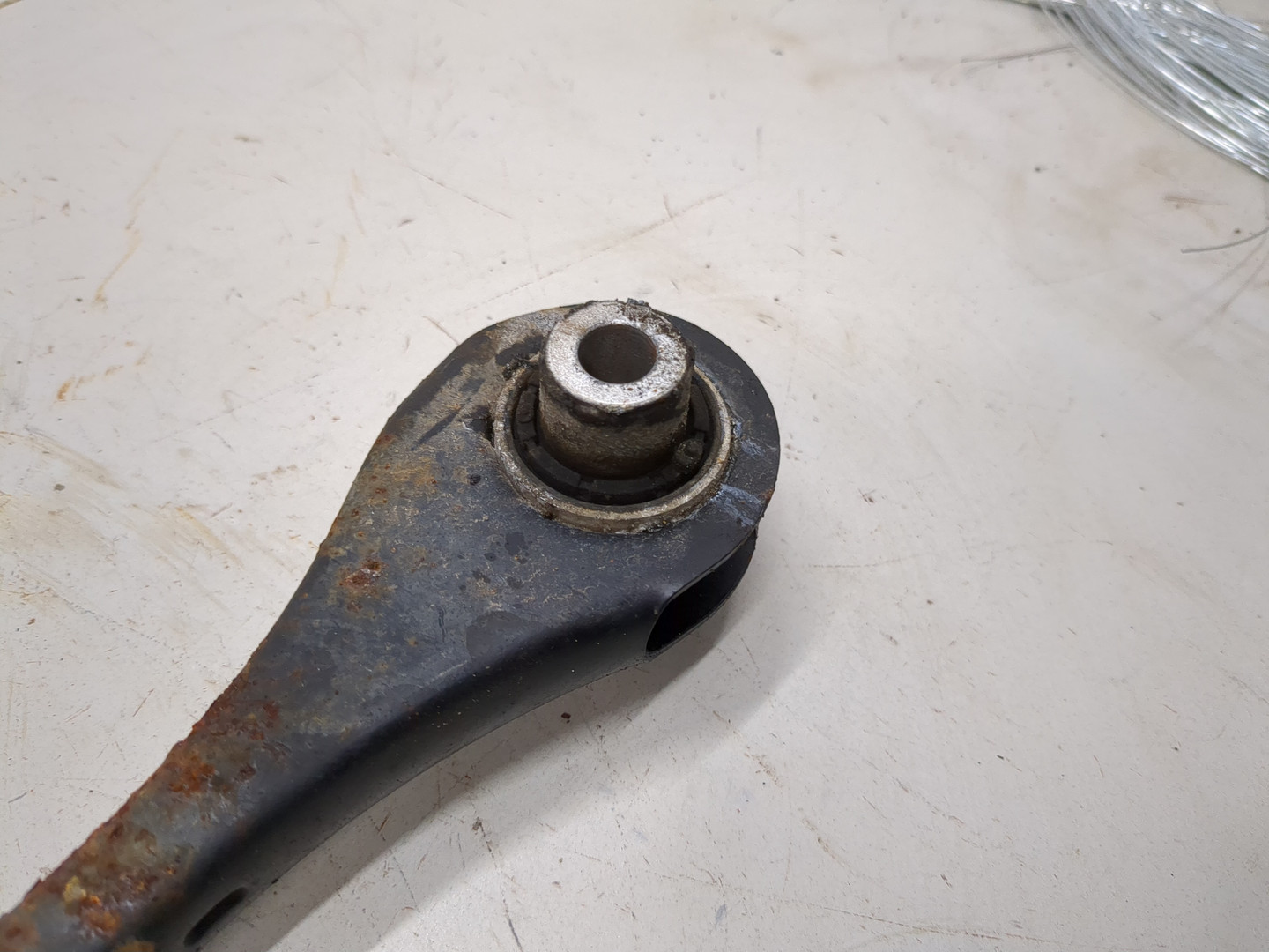 Рычаг задний