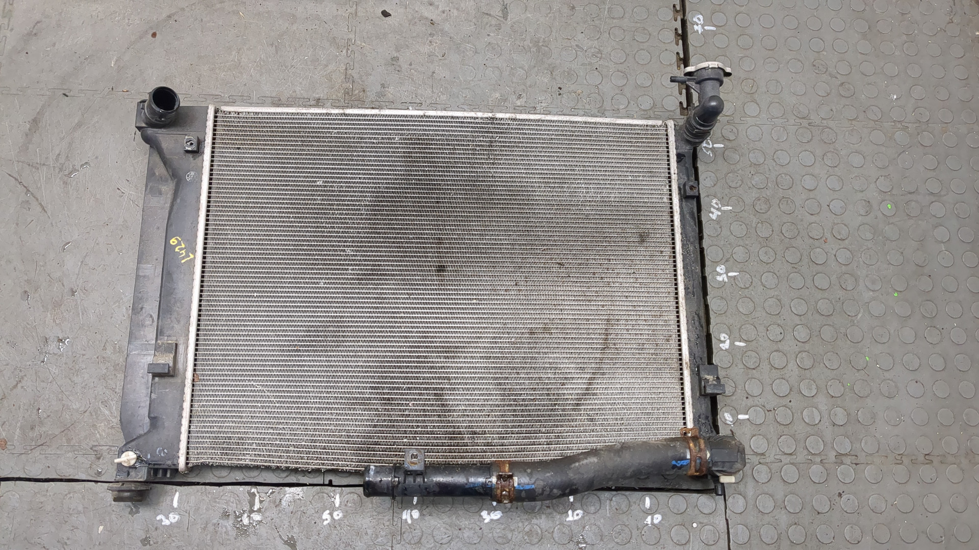 Радиатор охлаждения двигателя основной