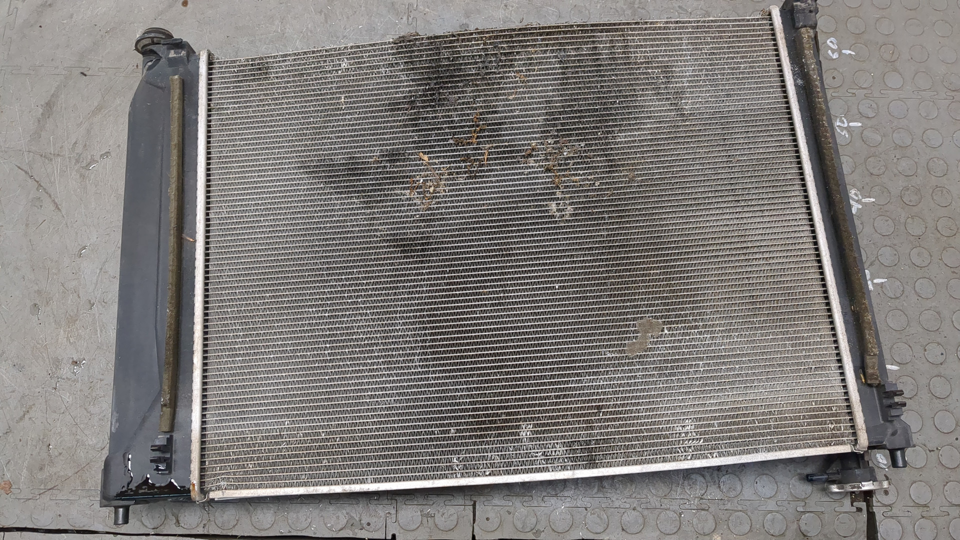 Радиатор охлаждения двигателя основной