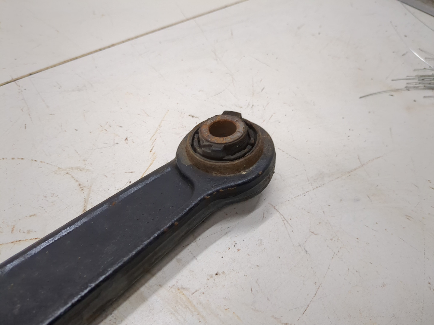 Рычаг задний