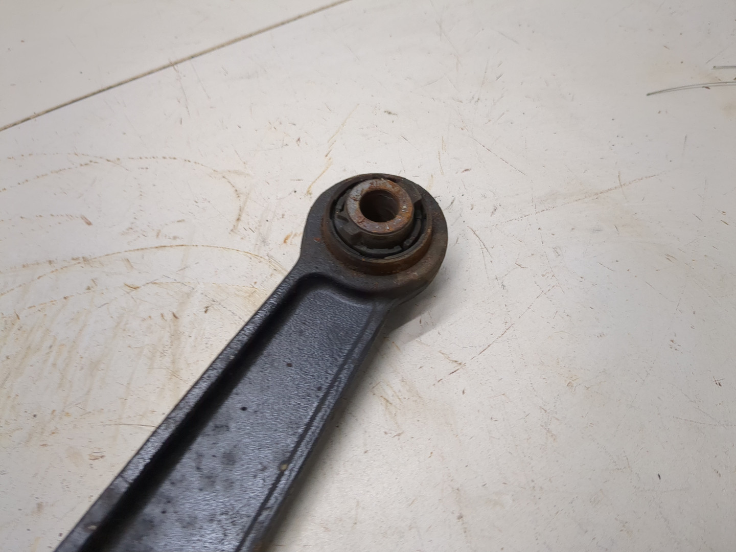 Рычаг задний