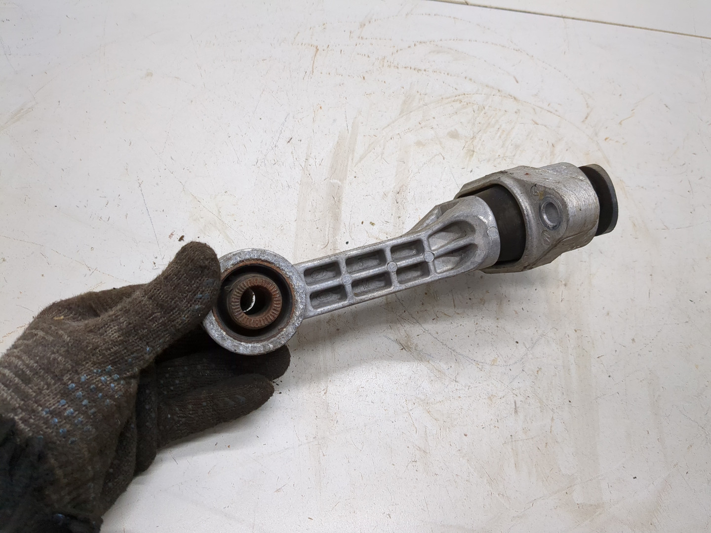 Опора двигателя