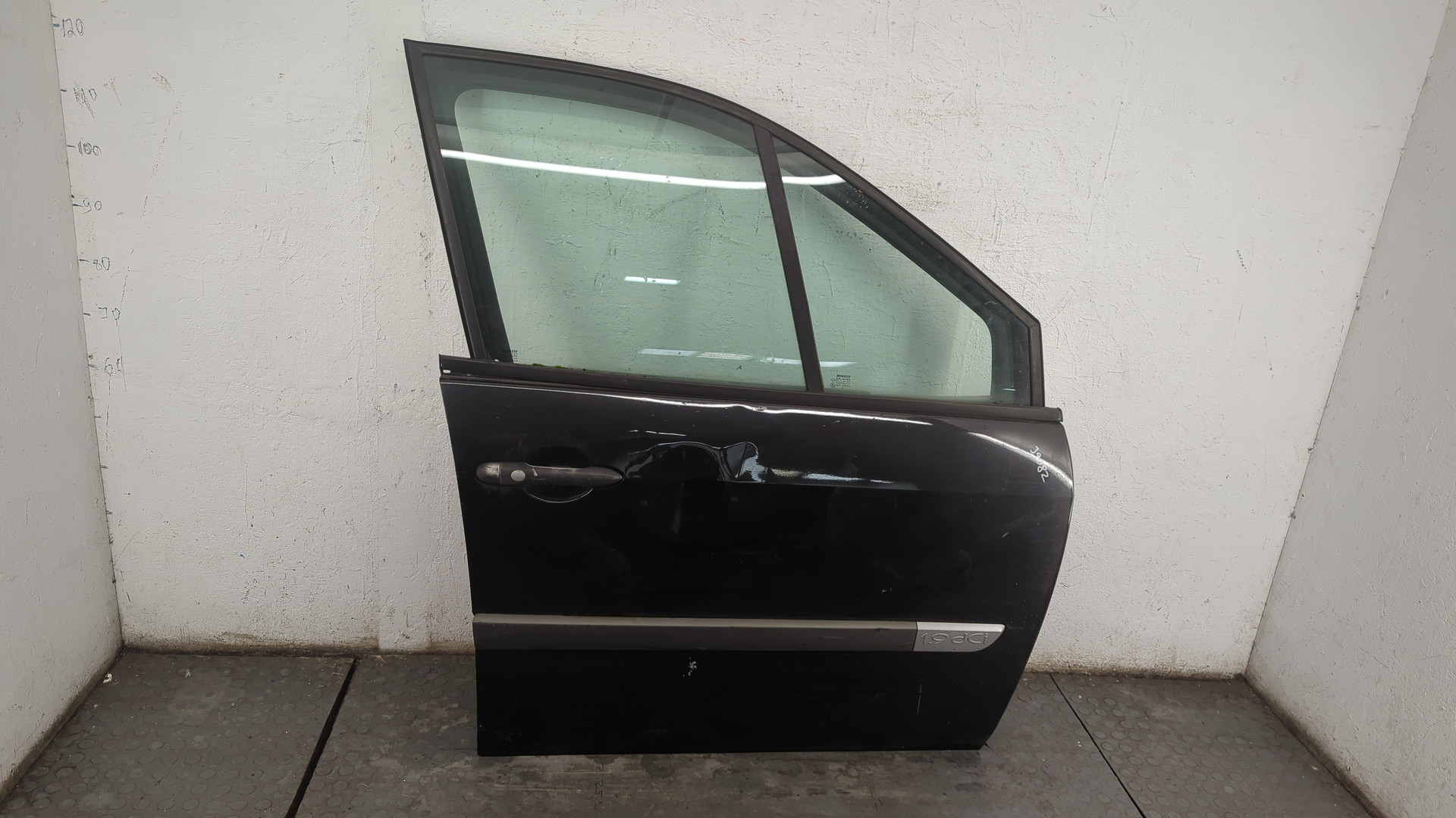 Дверь передняя правая