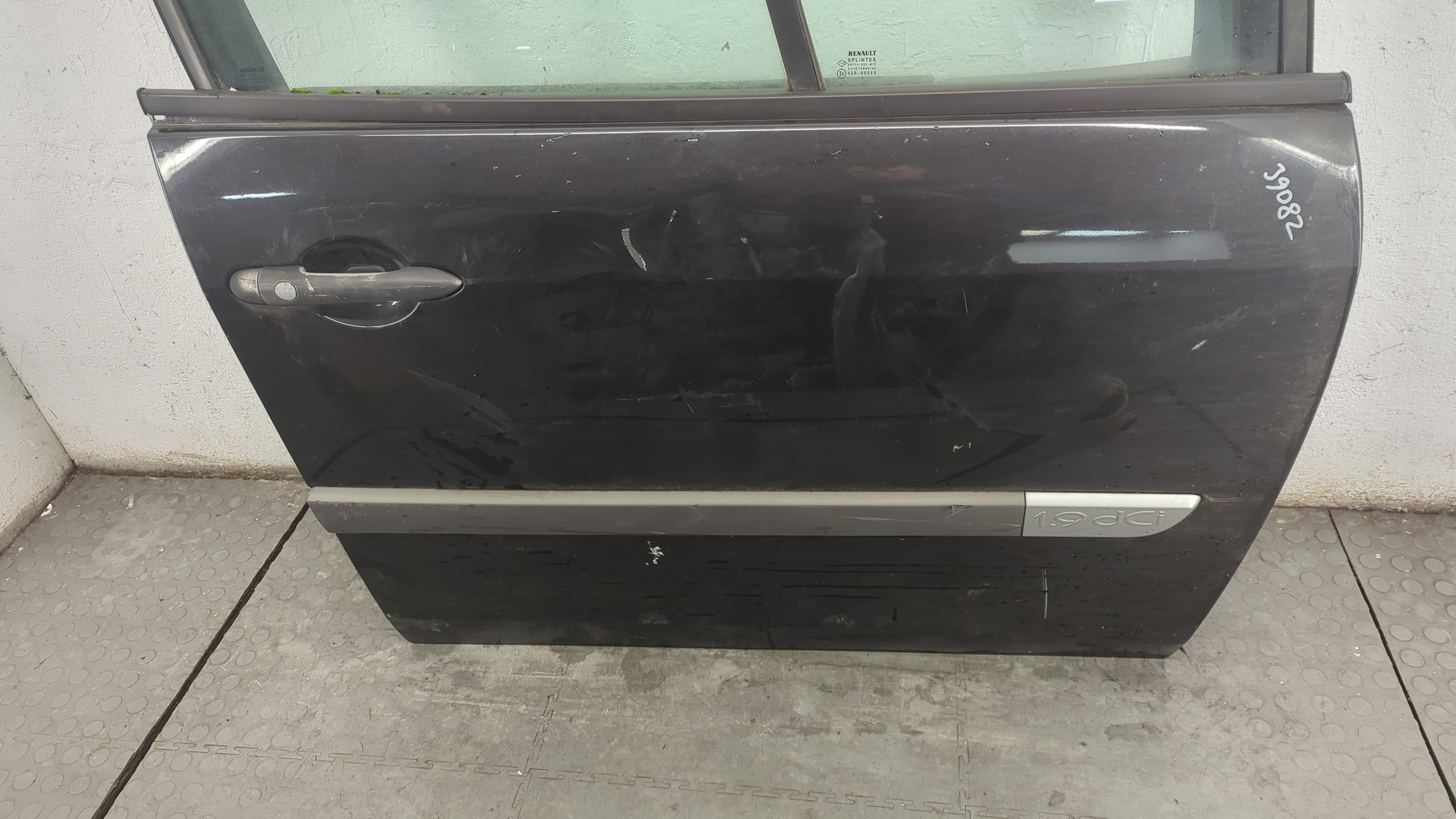 Дверь передняя правая