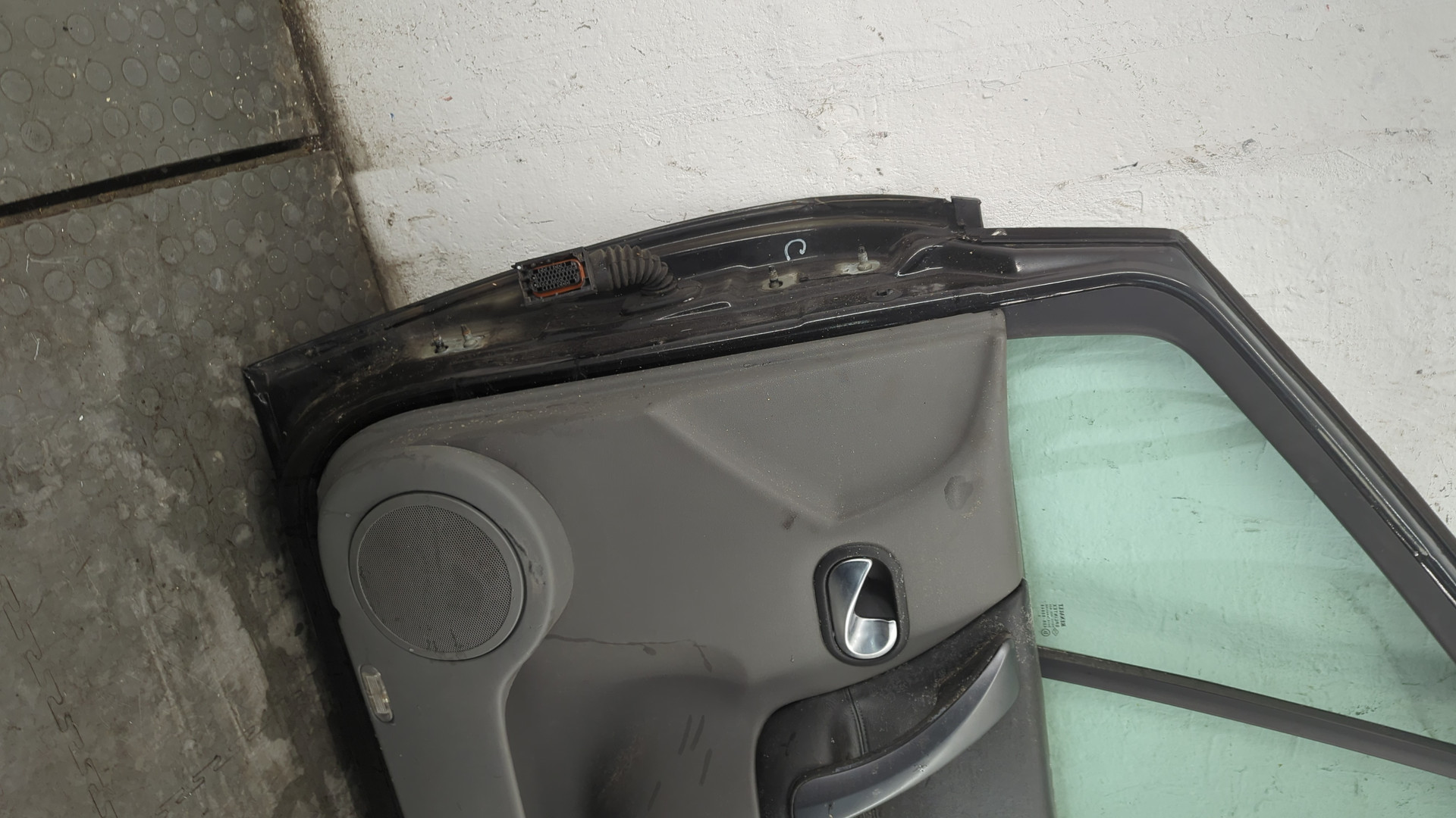 Дверь передняя правая