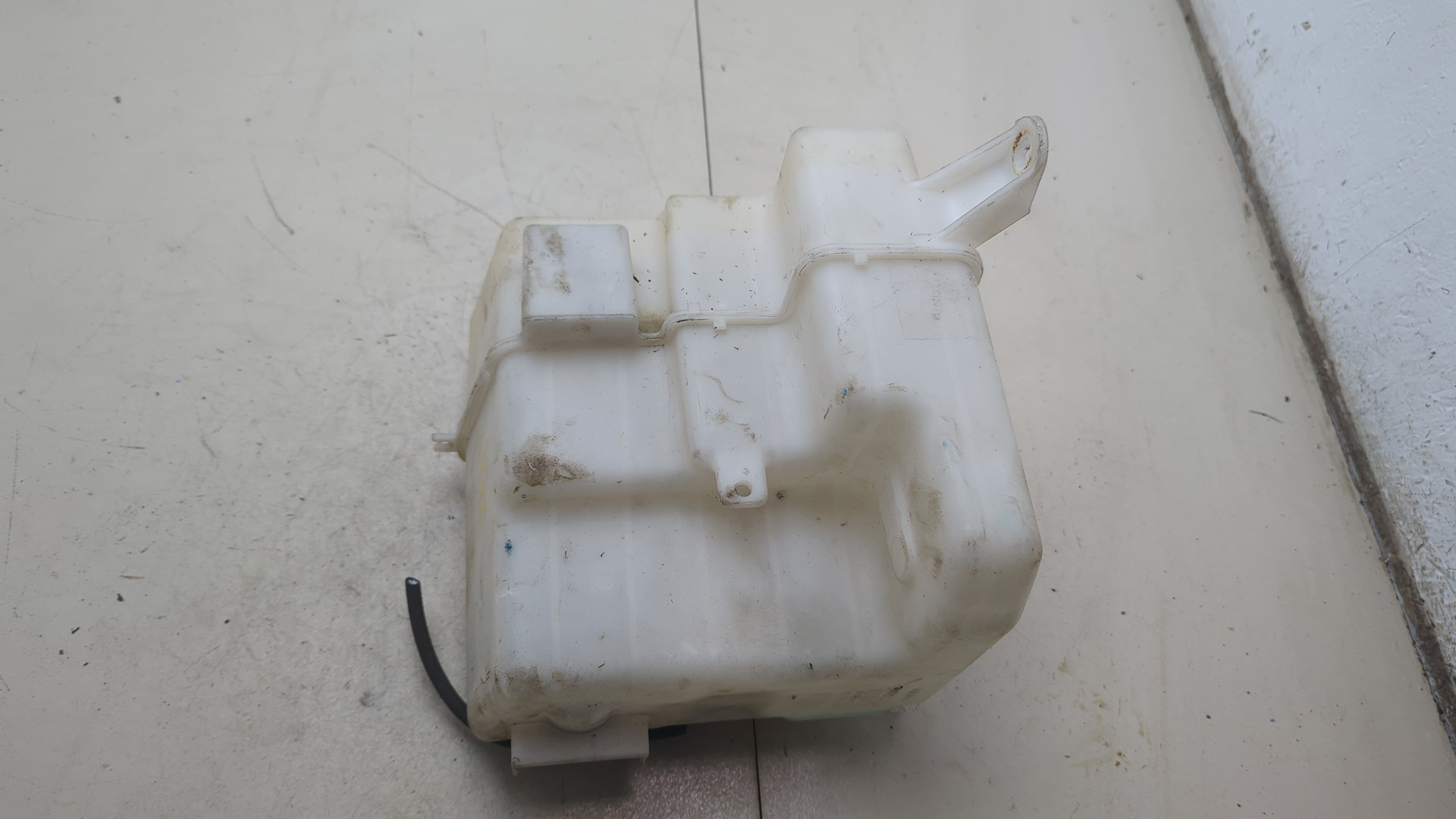 Бачок омывателя лобового стекла