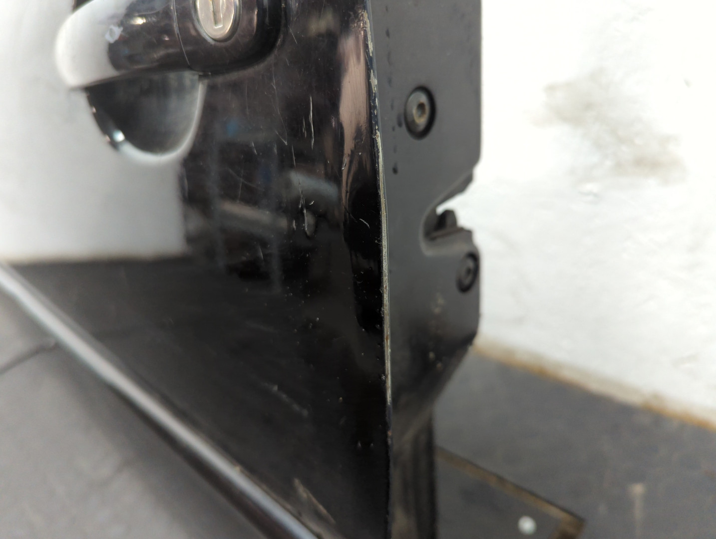 Дверь передняя левая