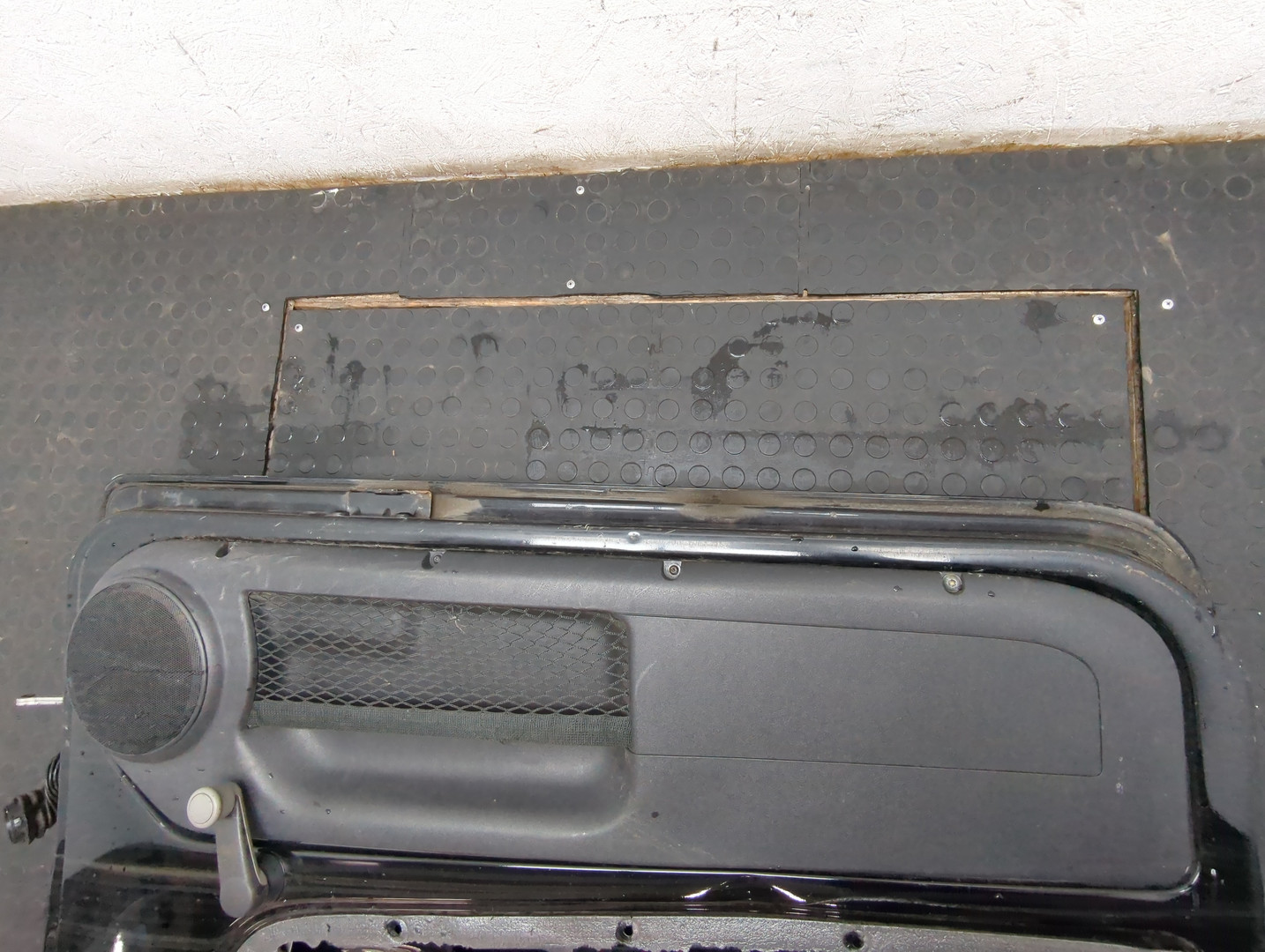 Дверь передняя левая