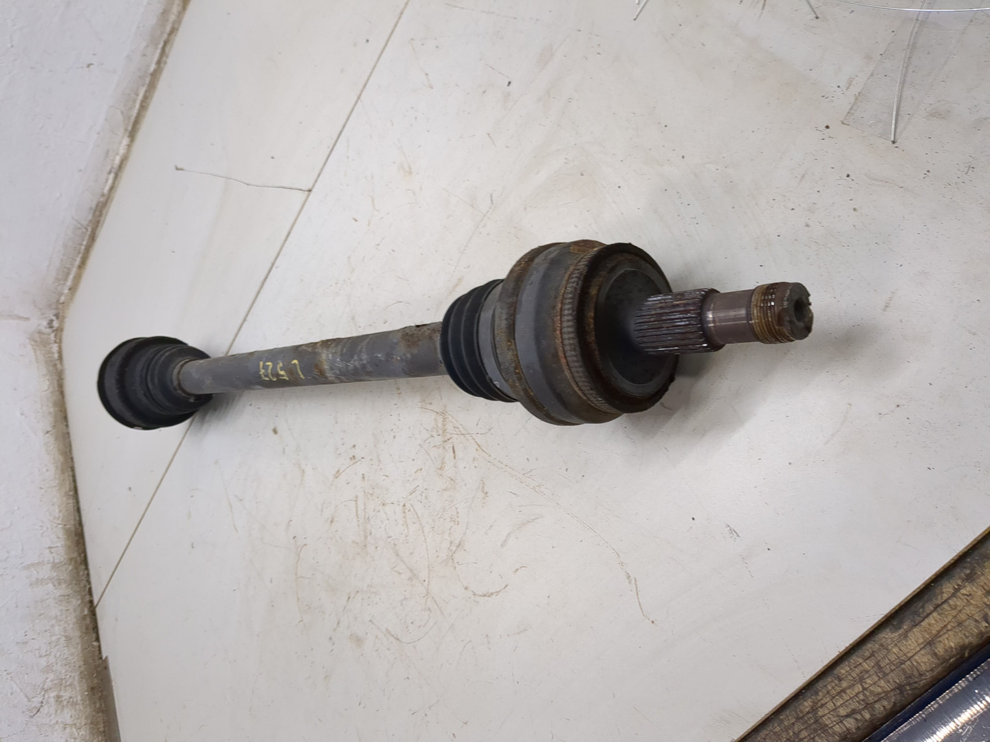 Полуось задняя