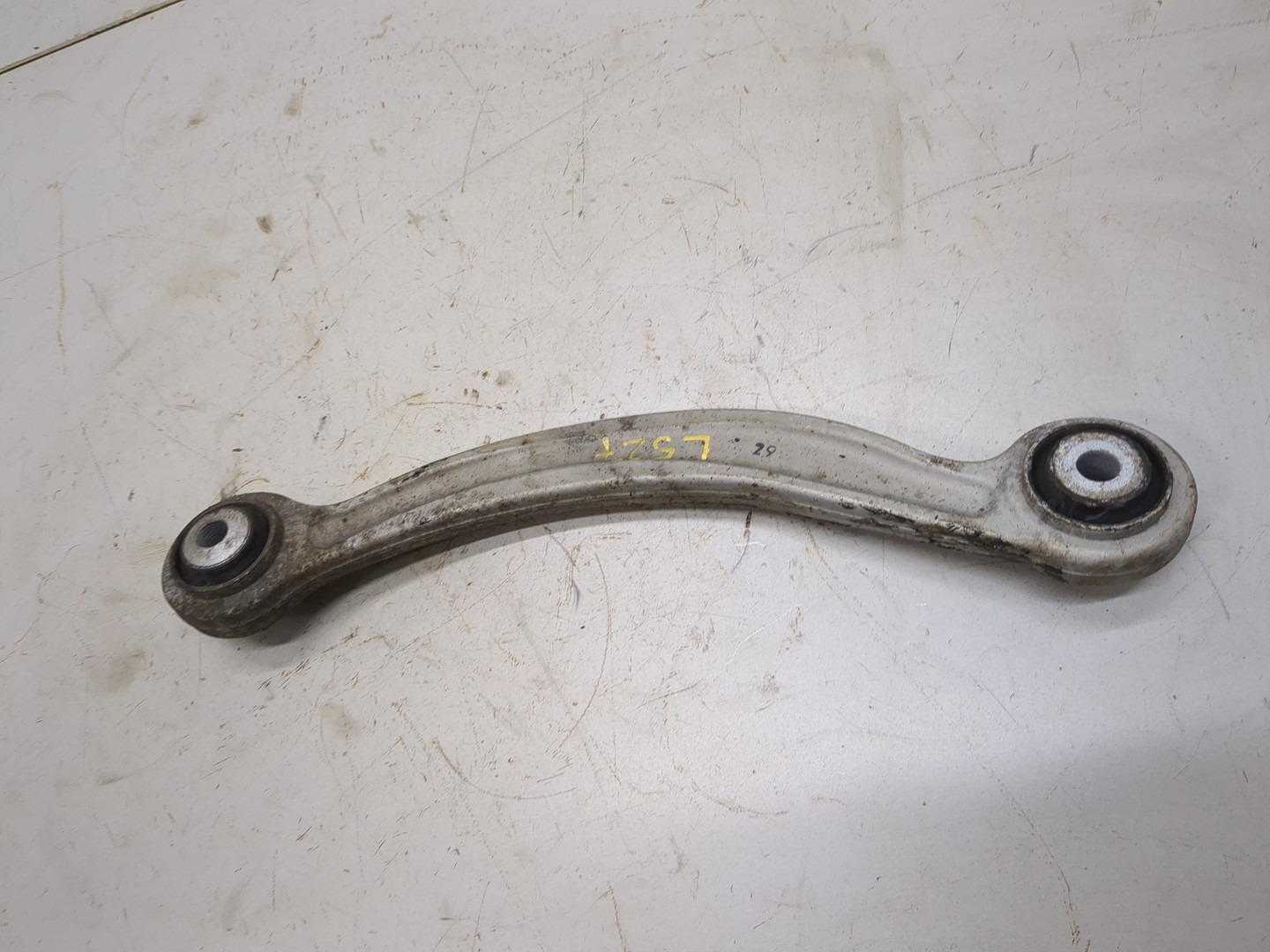 Рычаг задний