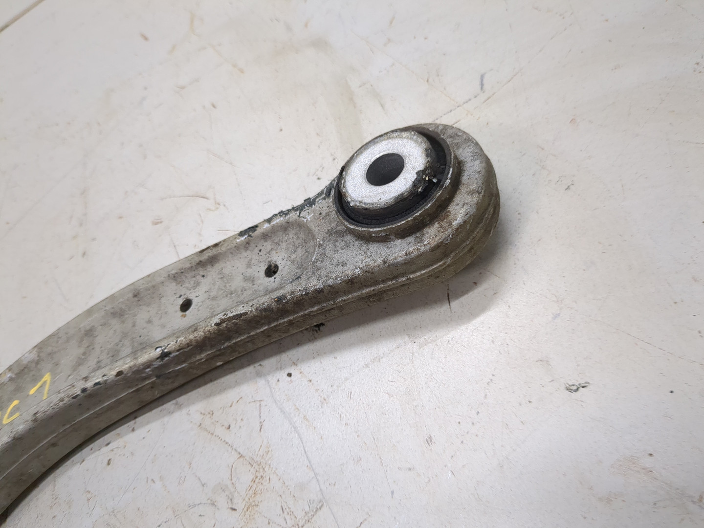 Рычаг задний