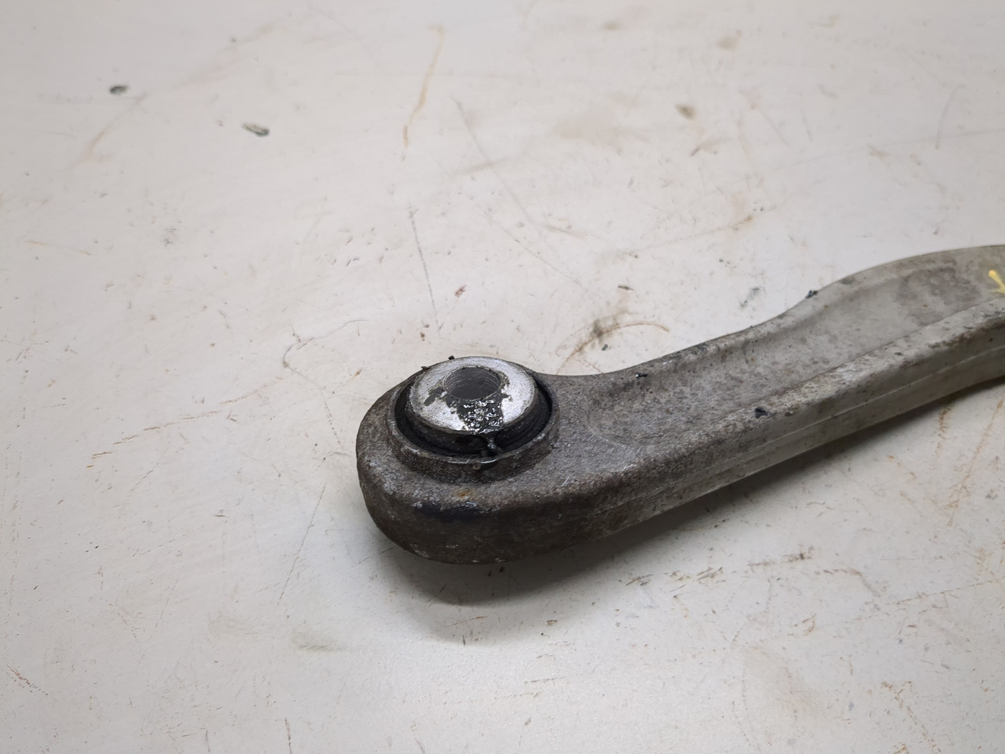 Рычаг задний