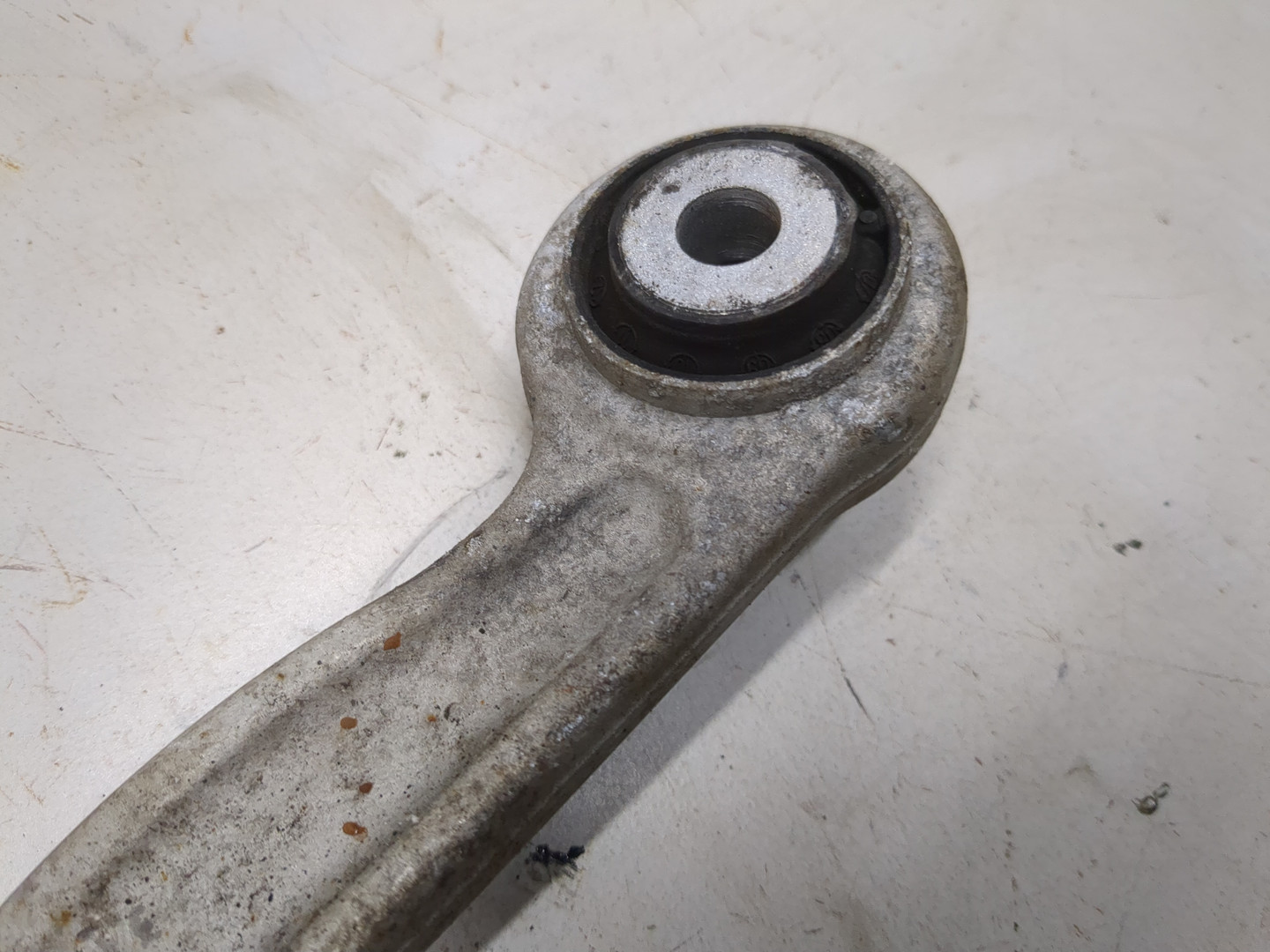 Рычаг задний