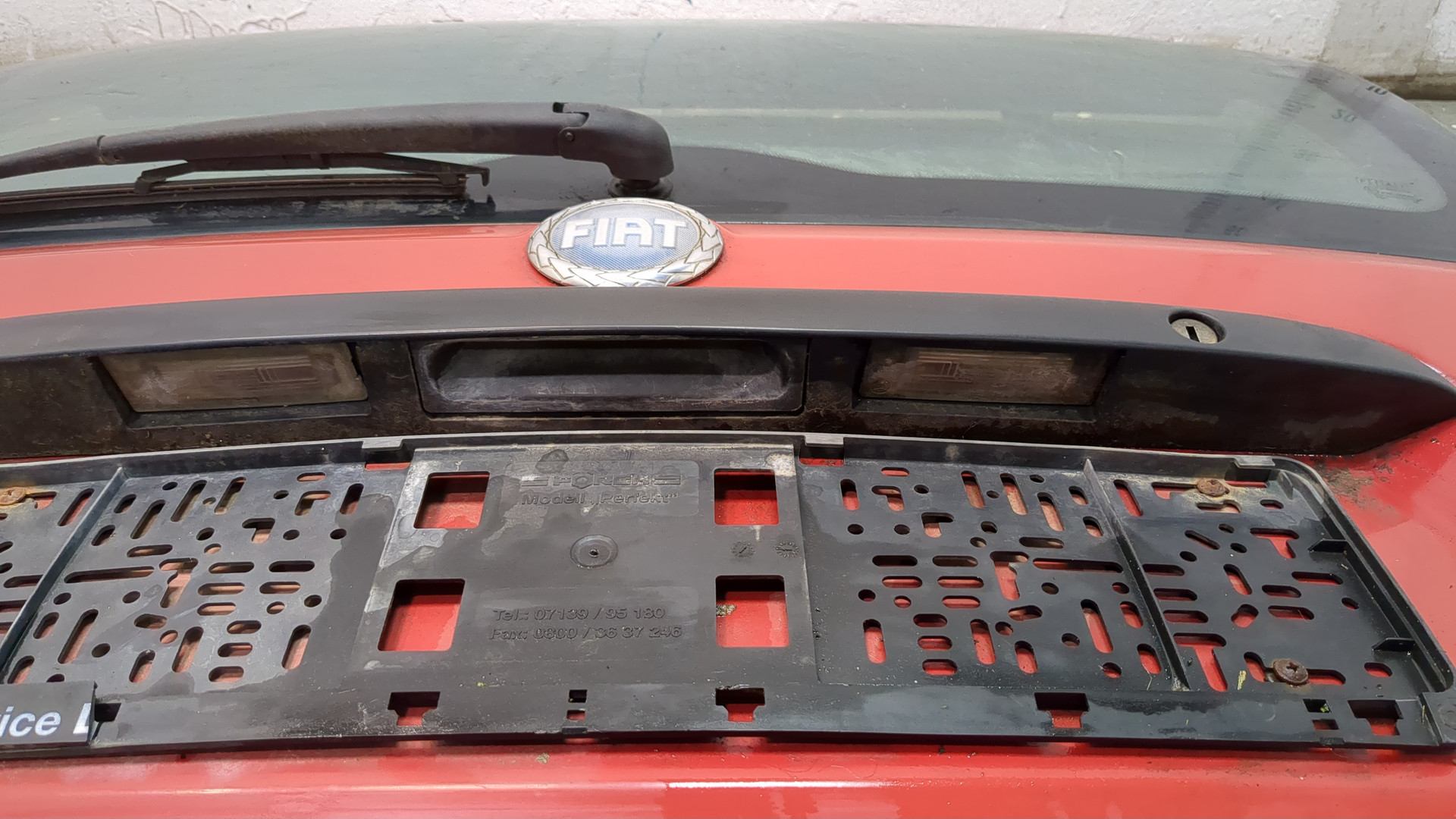 Дверь багажника