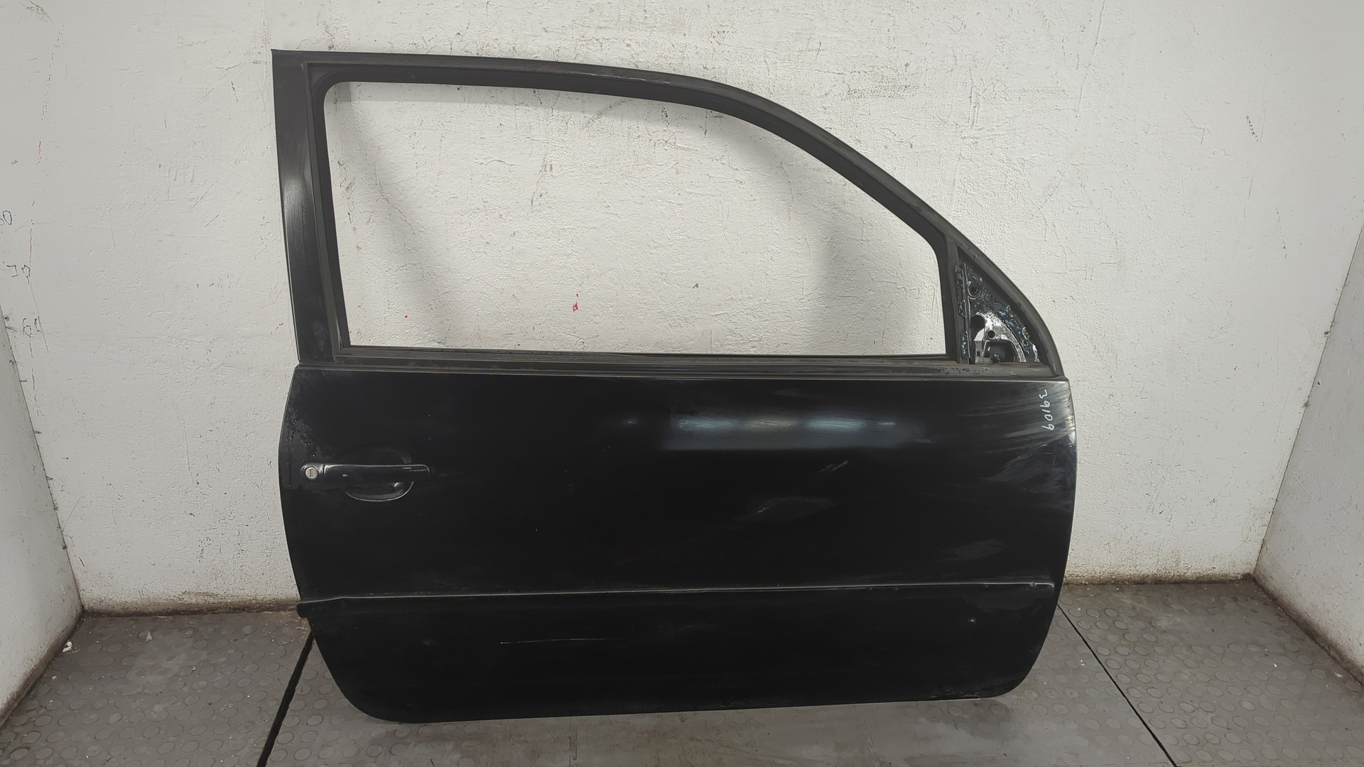 Дверь передняя правая