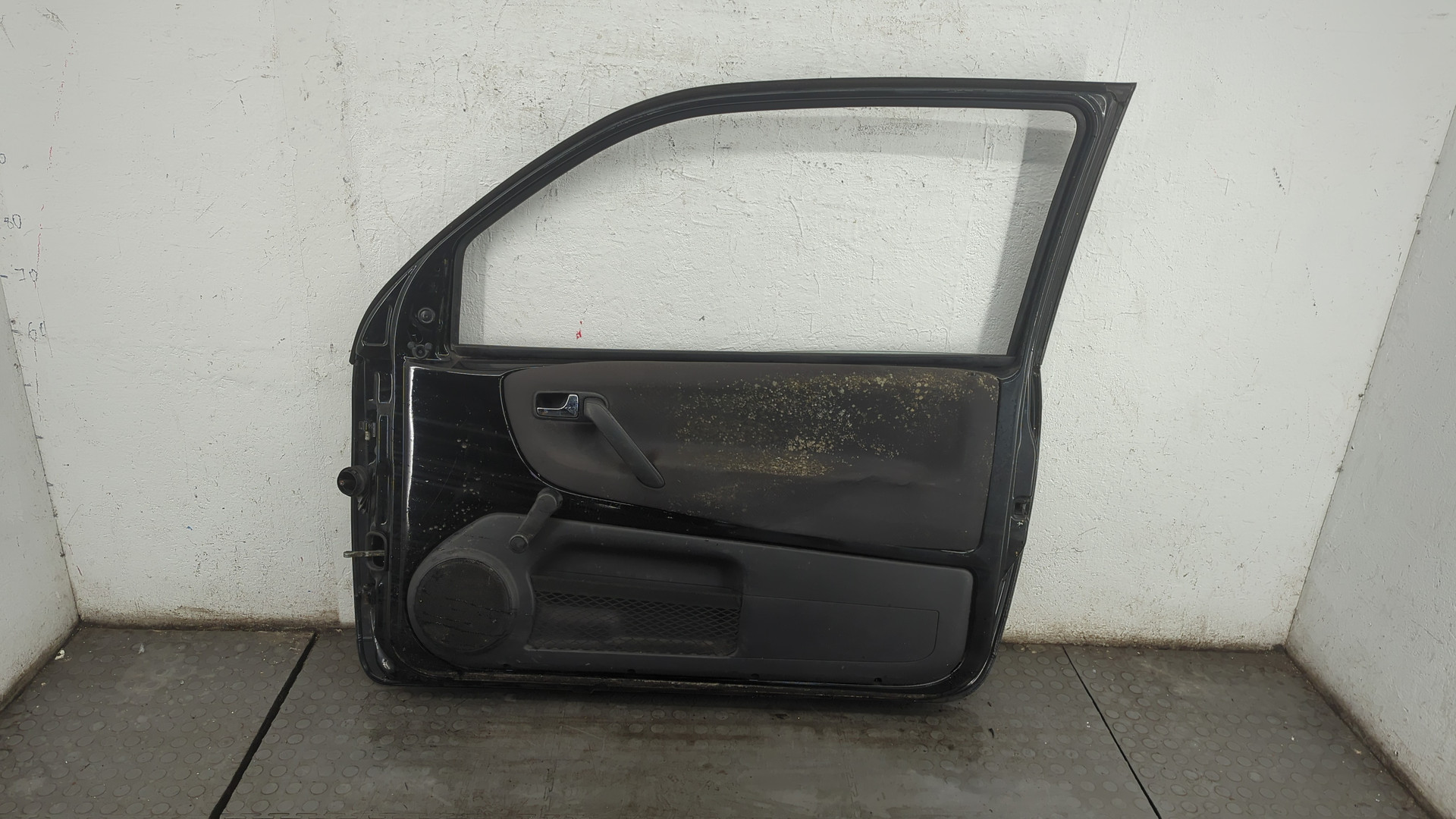 Дверь передняя правая