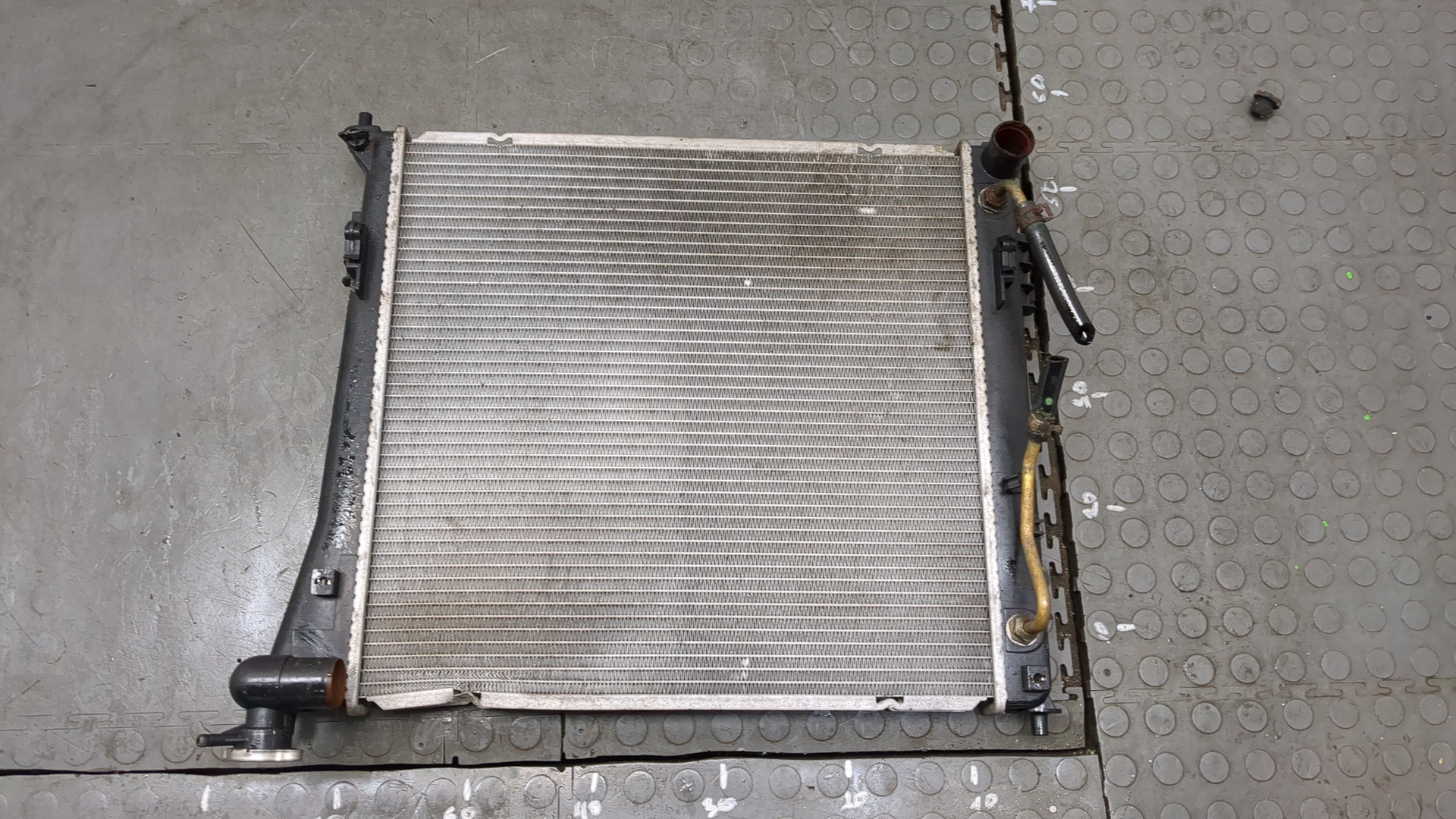 Радиатор охлаждения двигателя основной