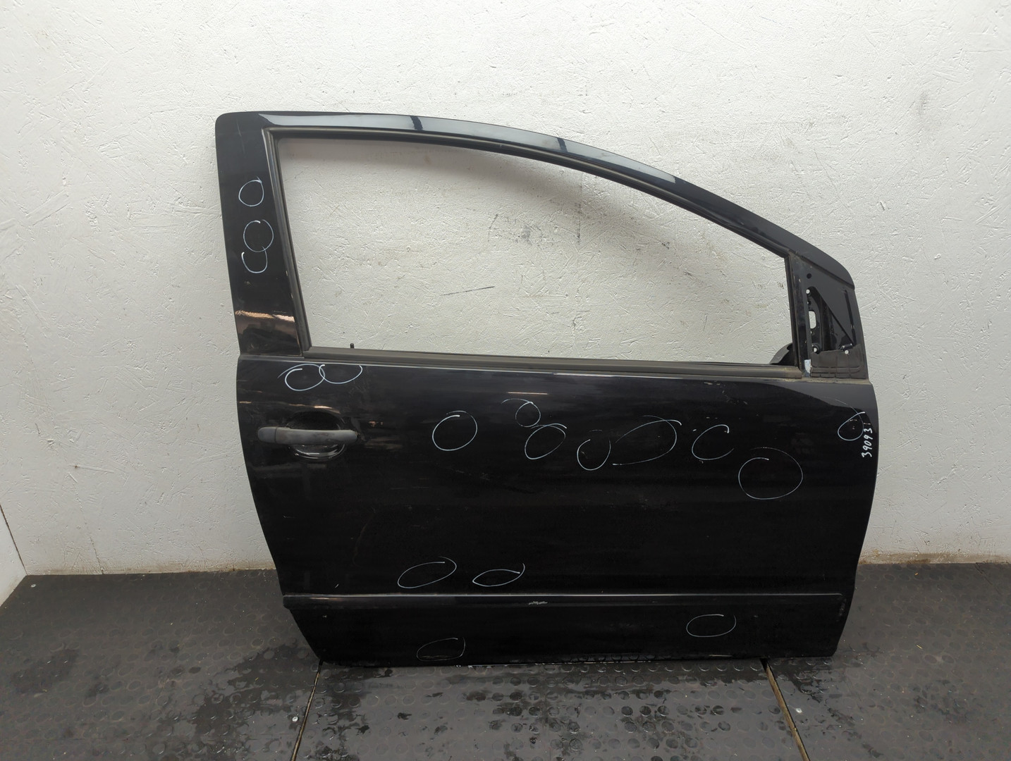 Дверь передняя правая