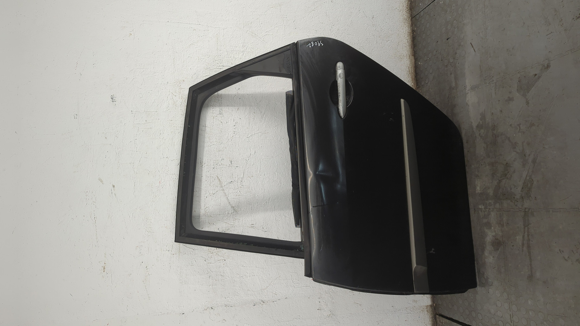 Дверь задняя левая