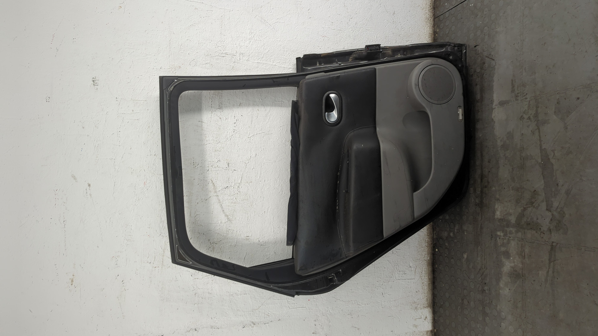 Дверь задняя левая