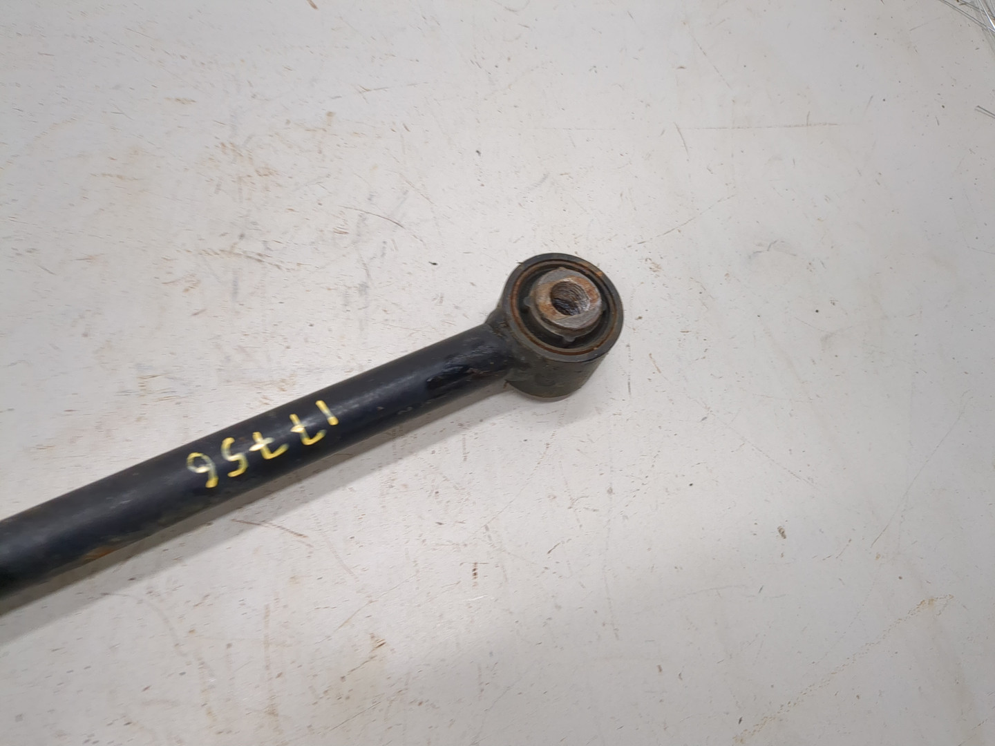 Рычаг задний