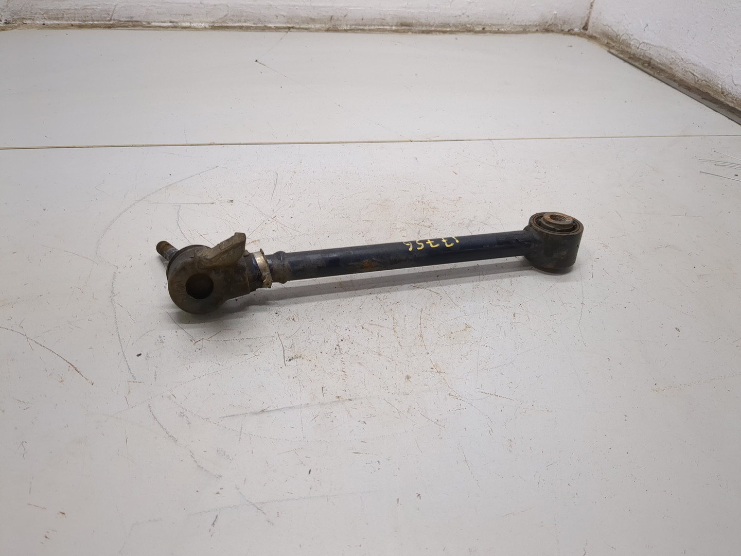 Рычаг задний